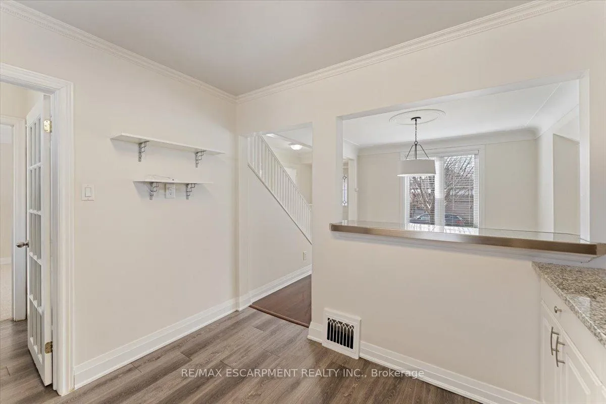 Photo 11 of 370 Paling Avenue, Hamilton, Homeside — HOMEH