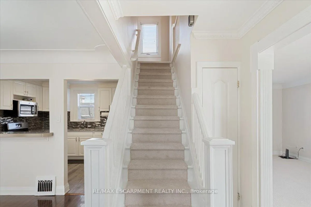 Photo 18 of 370 Paling Avenue, Hamilton, Homeside — HOMEH