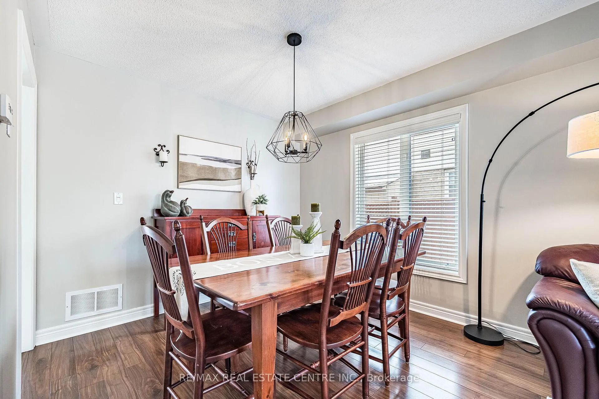 Photo 9 of 109 Mowat Crescent, Halton Hills, Georgetown — HOMEH