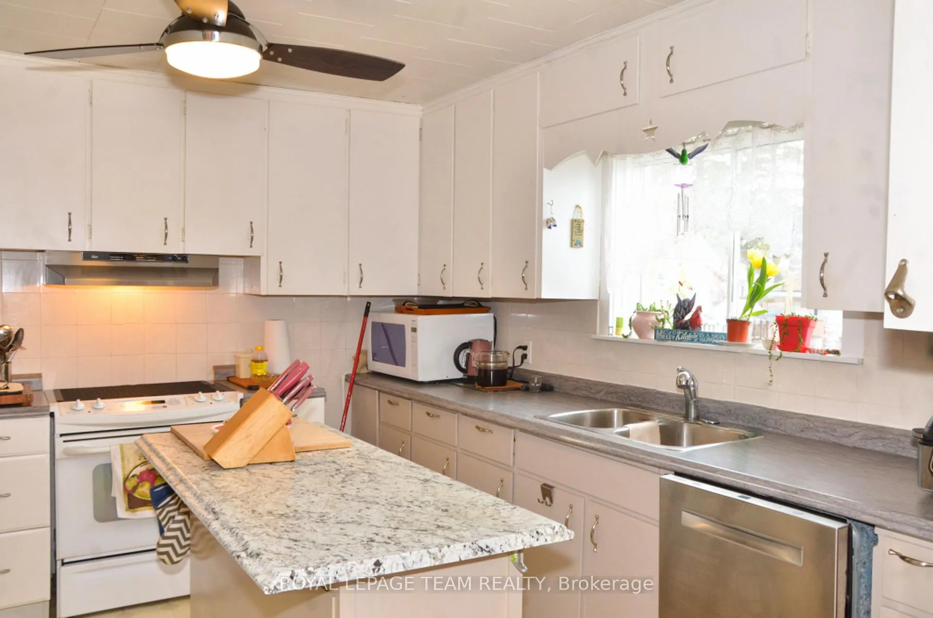 Photo 6 of 3040 Walker Street, Edwardsburgh/Cardinal, Town of Cardinal — HOMEH