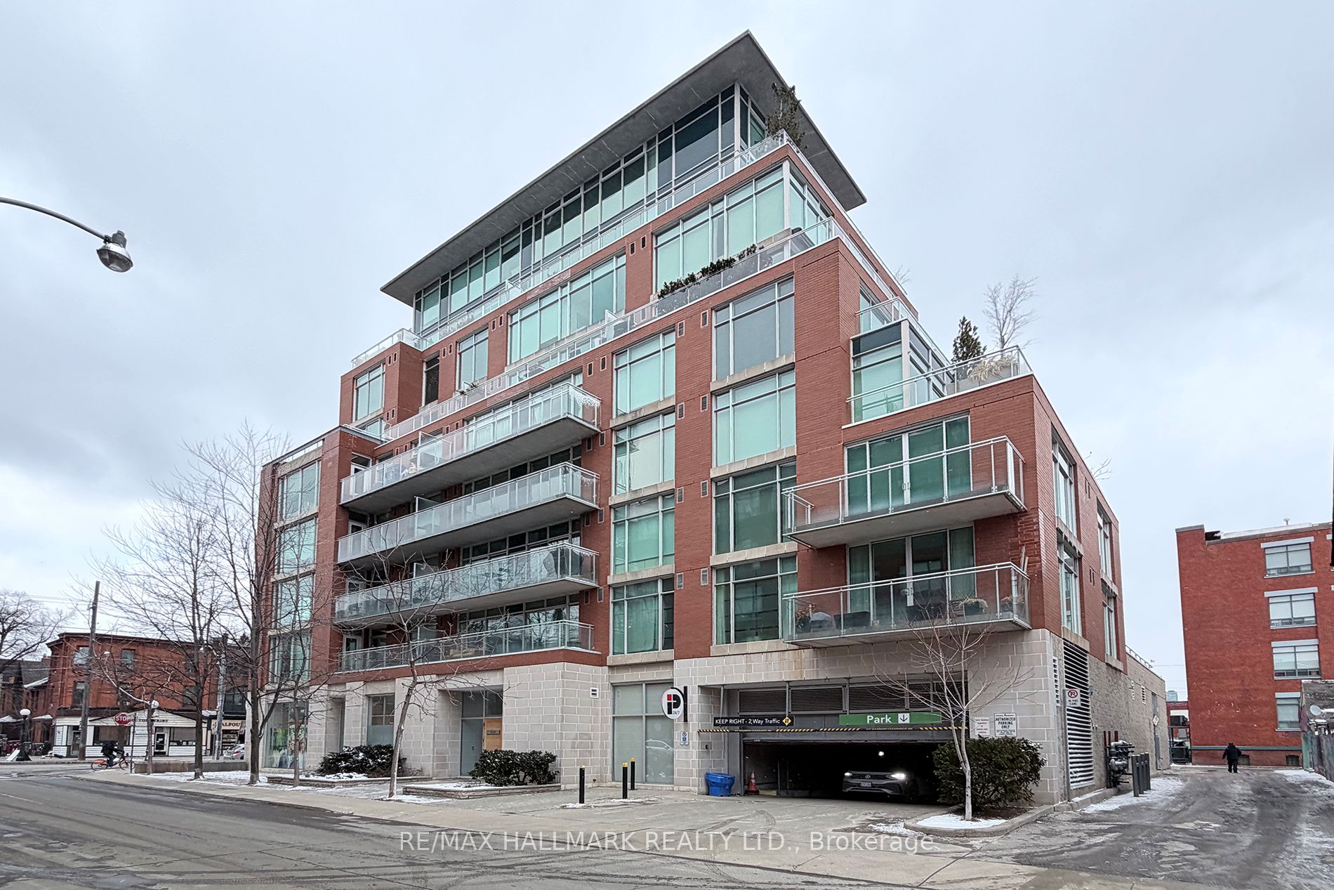 Photo 1 of Unit 402, 301 Markham Street, Toronto, Trinity-Bellwoods — HOMEH