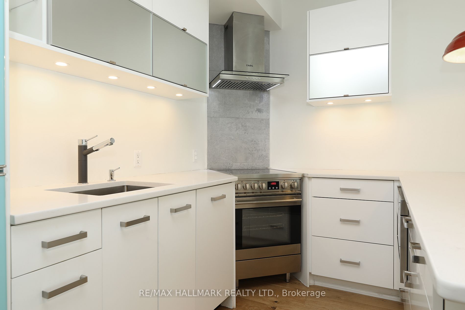 Photo 13 of Unit 402, 301 Markham Street, Toronto, Trinity-Bellwoods — HOMEH