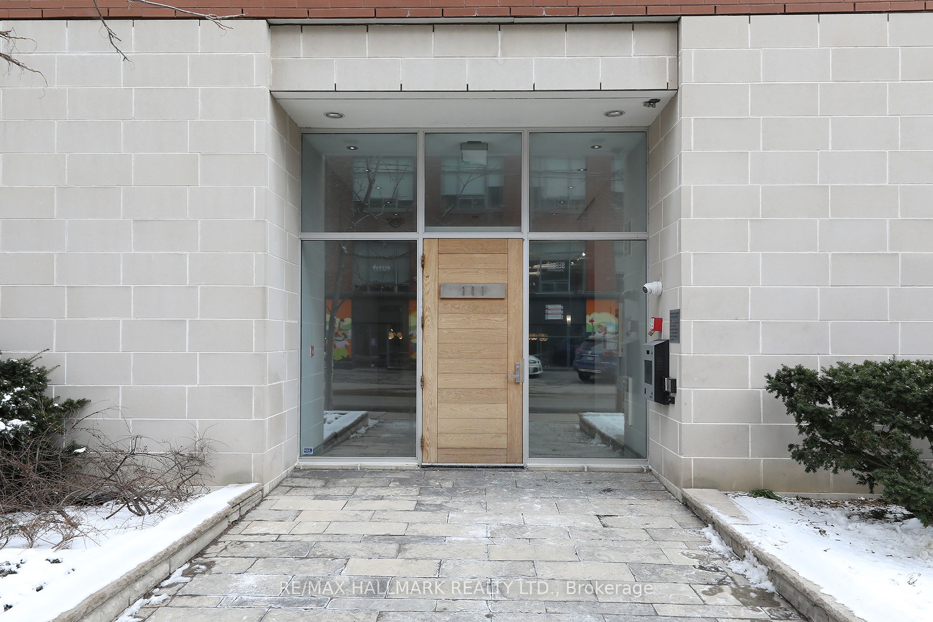 Photo 2 of Unit 402, 301 Markham Street, Toronto, Trinity-Bellwoods — HOMEH