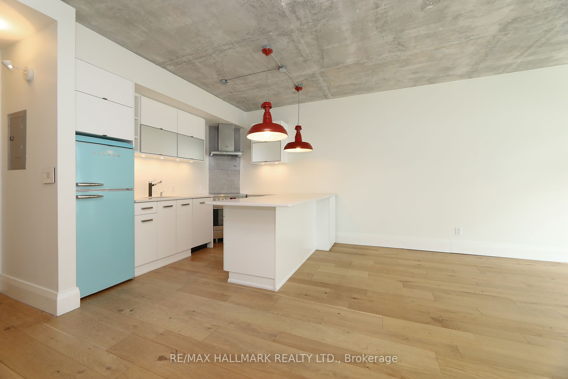 Photo 9 of Unit 402, 301 Markham Street, Toronto, Trinity-Bellwoods — HOMEH