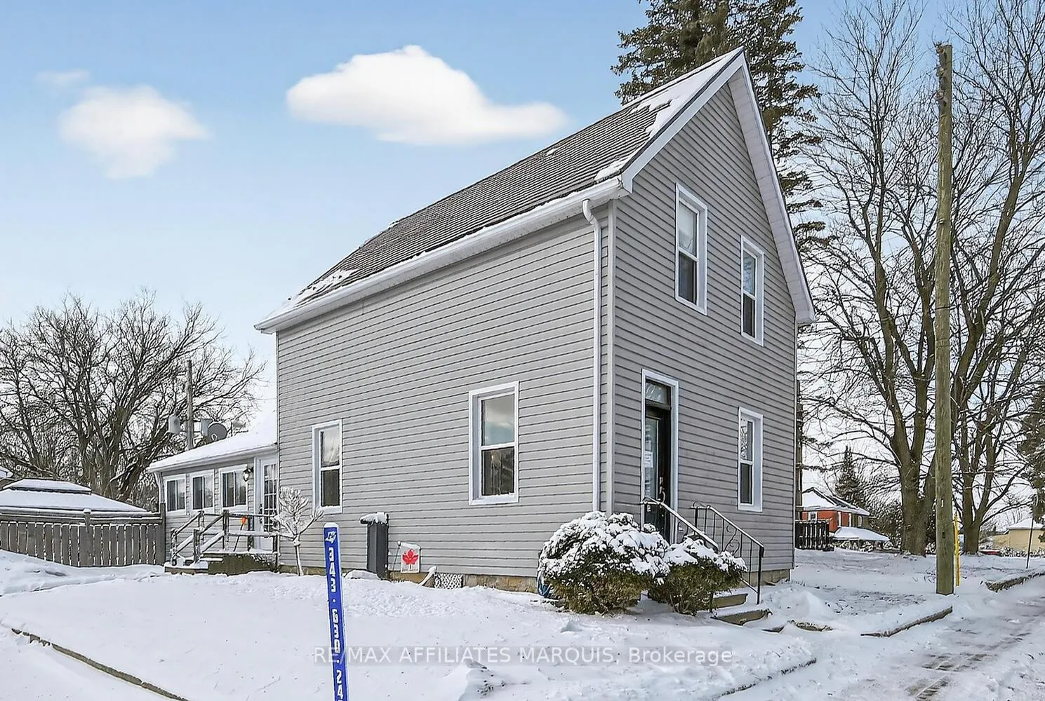 Photo 4 of 23 Alfred Street, Smiths Falls — HOMEH