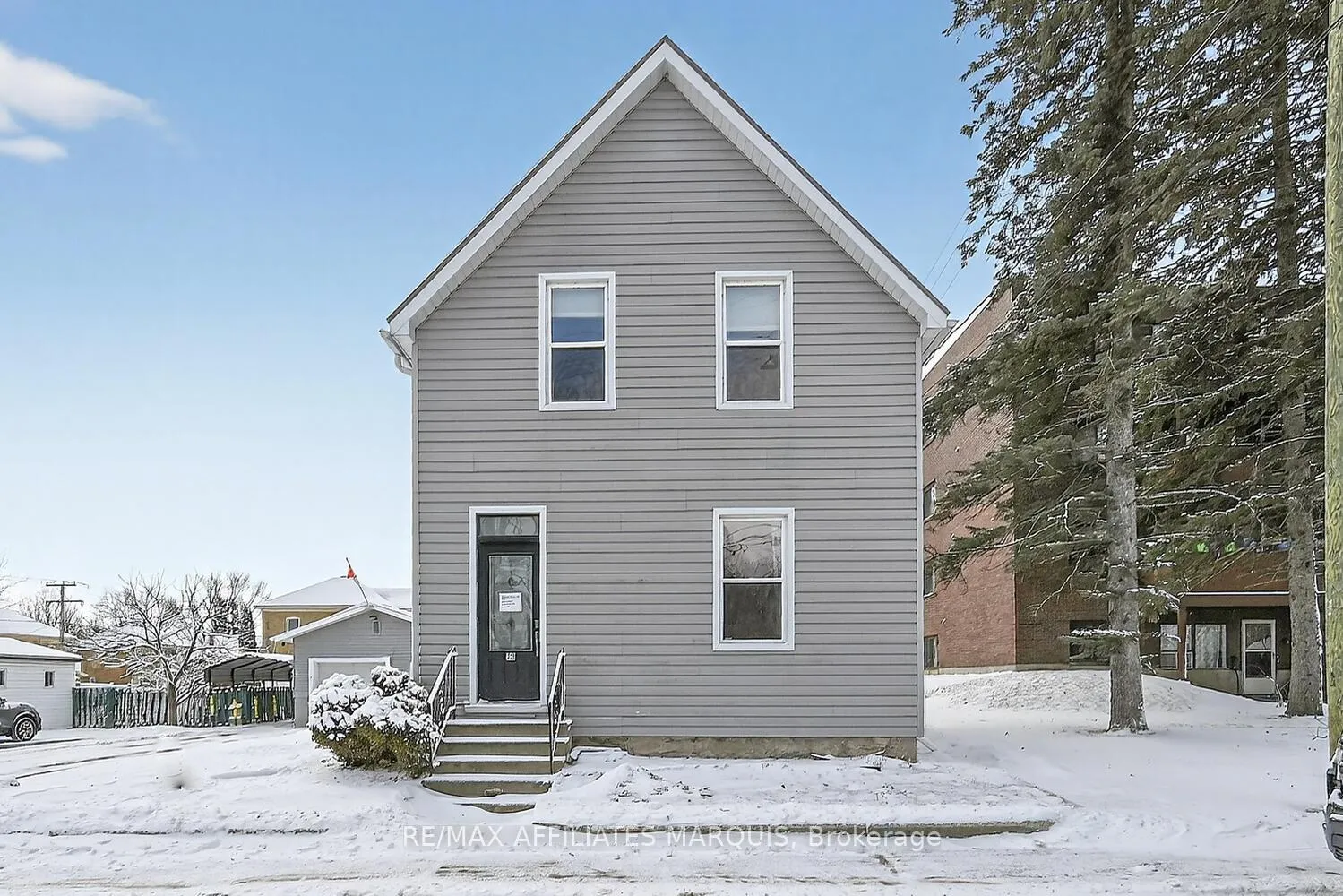 Photo 6 of 23 Alfred Street, Smiths Falls — HOMEH