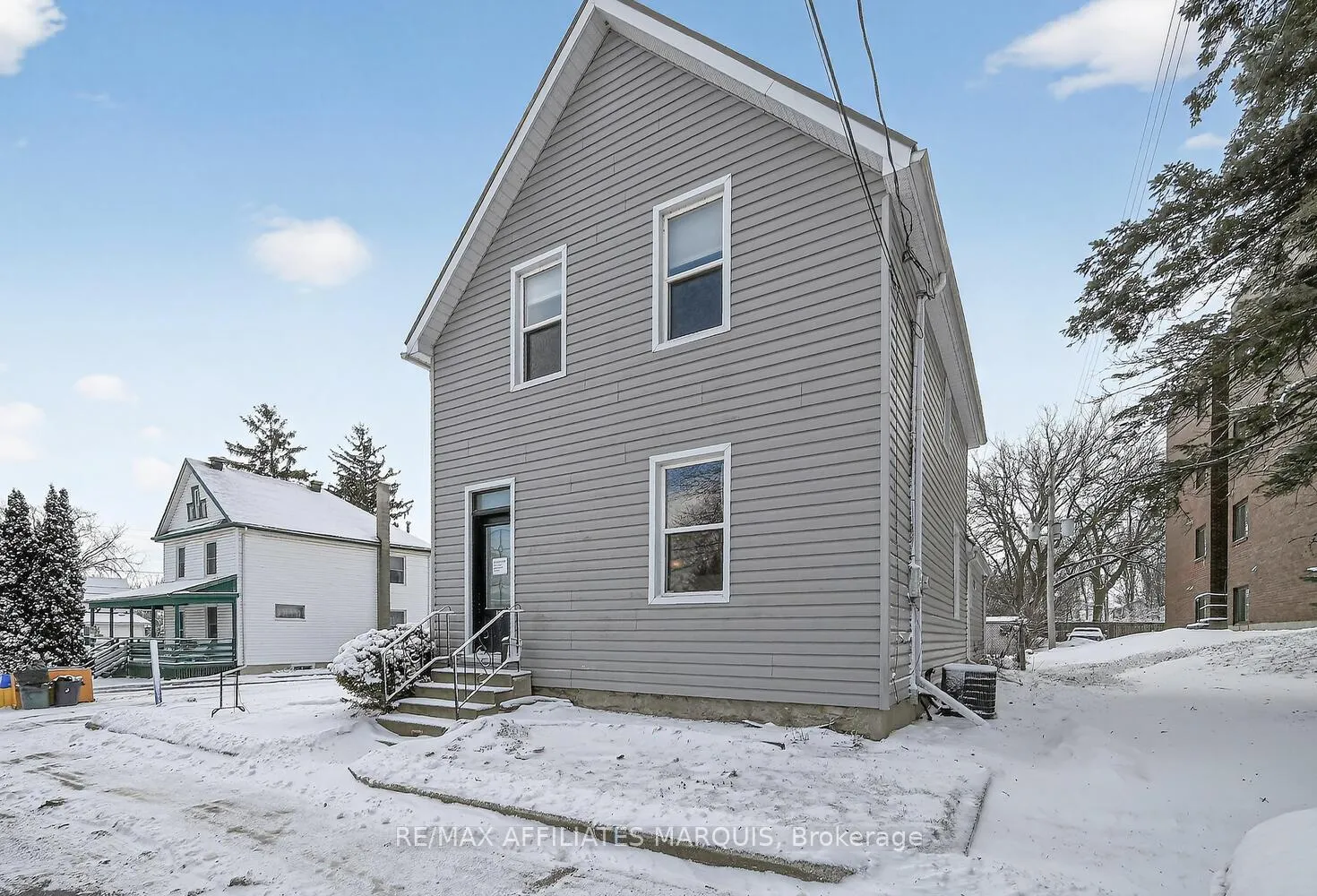 Photo 7 of 23 Alfred Street, Smiths Falls — HOMEH