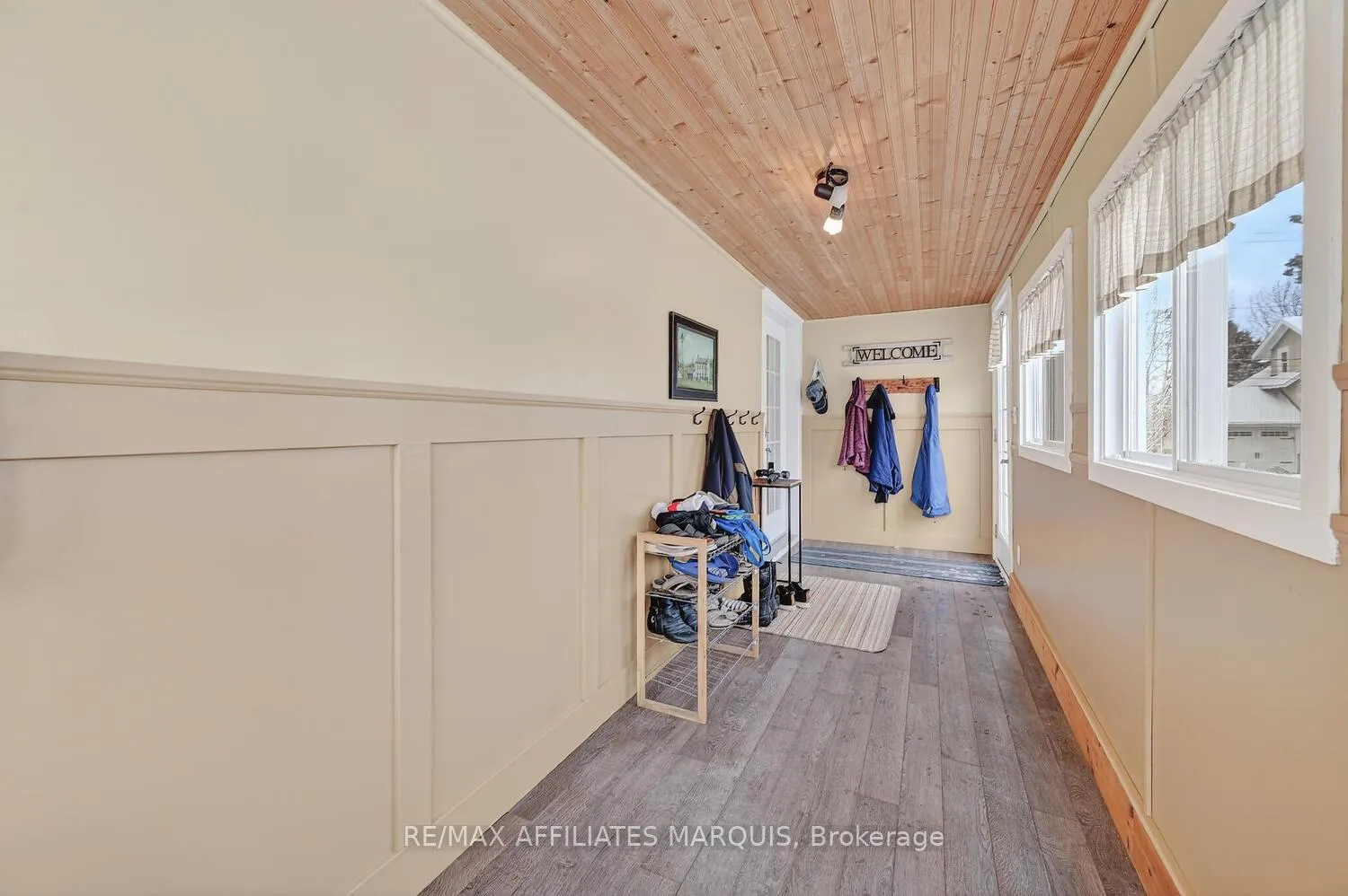 Photo 9 of 23 Alfred Street, Smiths Falls — HOMEH