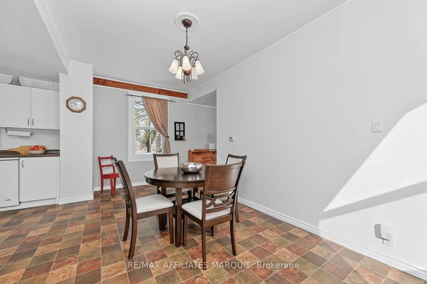 Photo 17 of 23 Alfred Street, Smiths Falls — HOMEH
