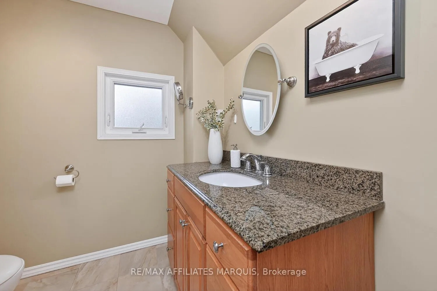 Photo 29 of 23 Alfred Street, Smiths Falls — HOMEH