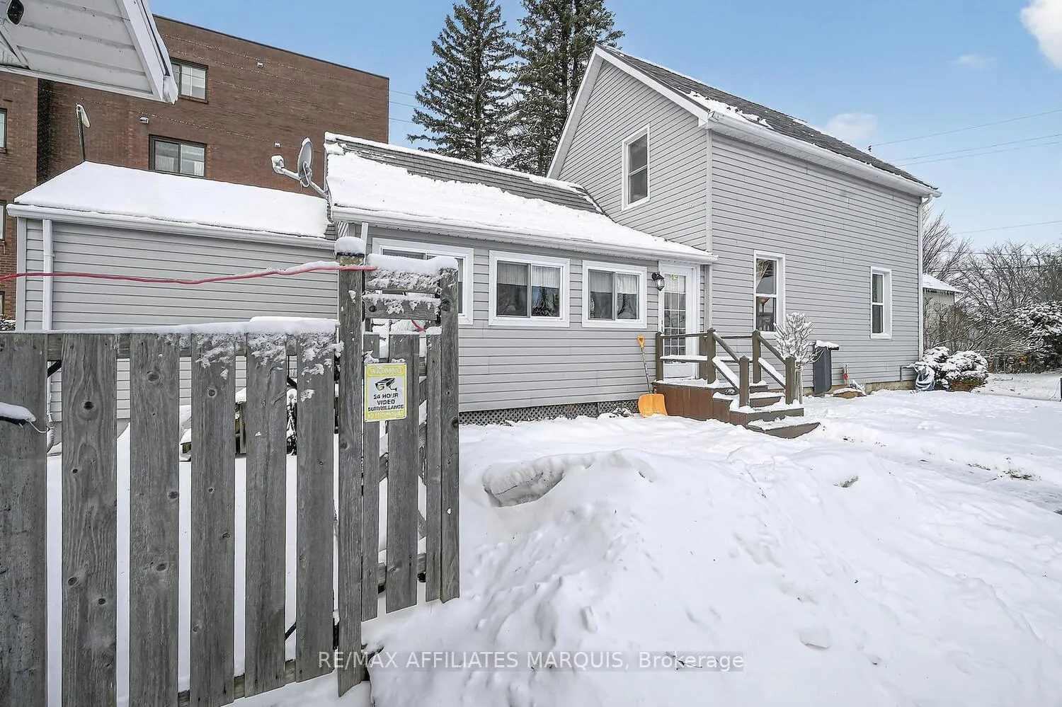 Photo 35 of 23 Alfred Street, Smiths Falls — HOMEH