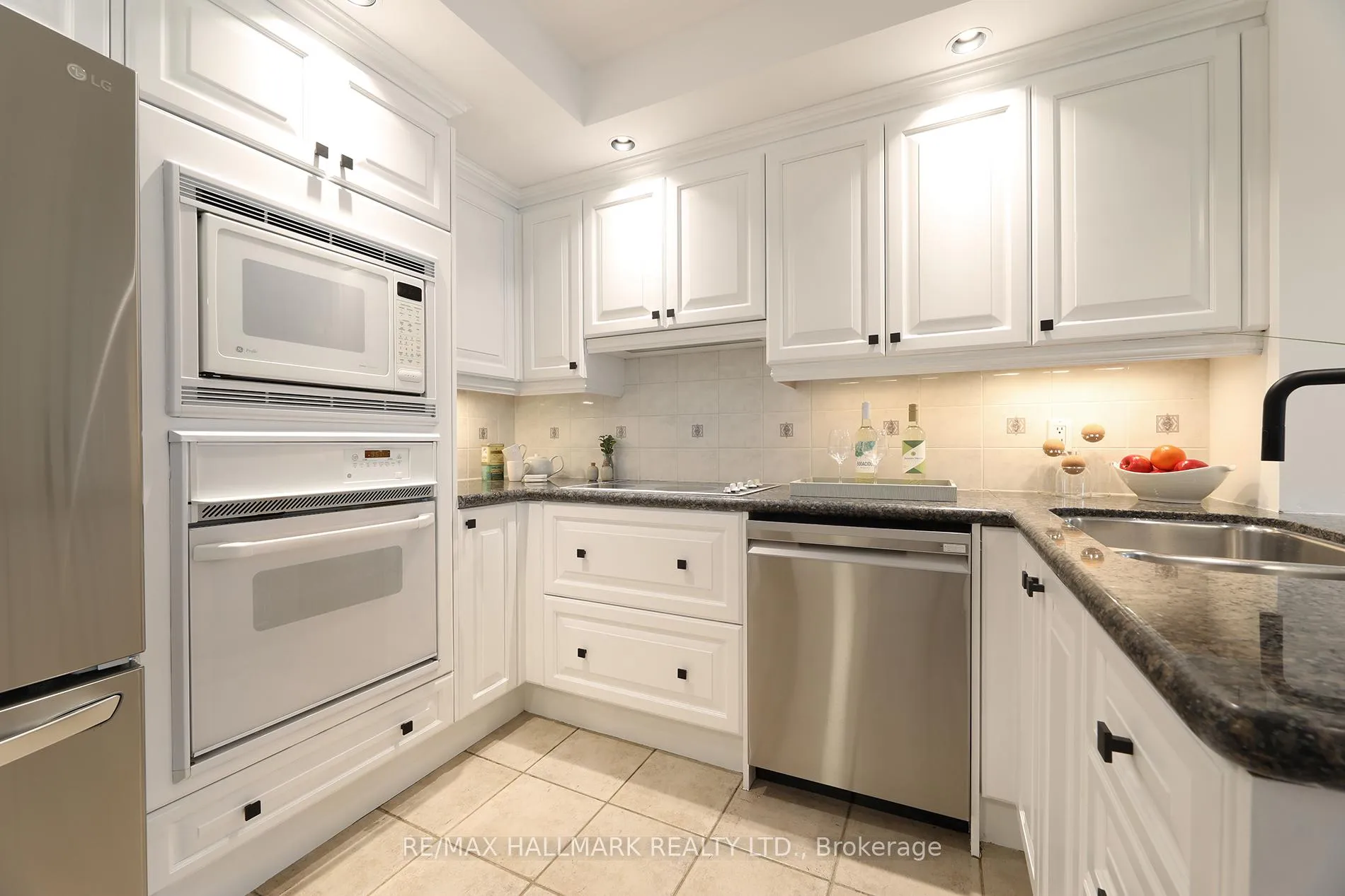 Photo 14 of Unit 609, 2727 Yonge Street, Toronto, Lawrence Park South — HOMEH