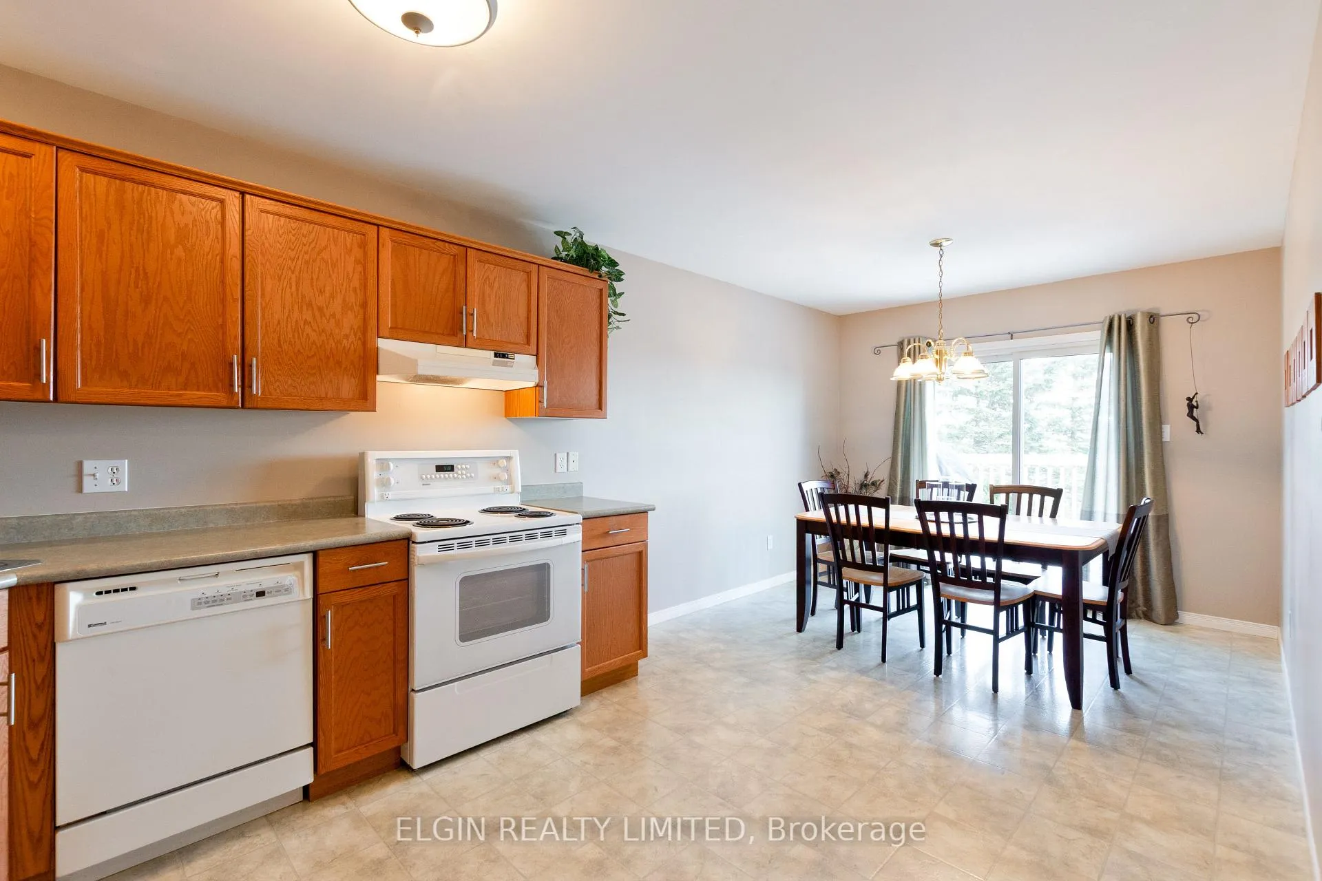 Photo 9 of 41792 North Street N, Southwold, Rural Southwold — HOMEH