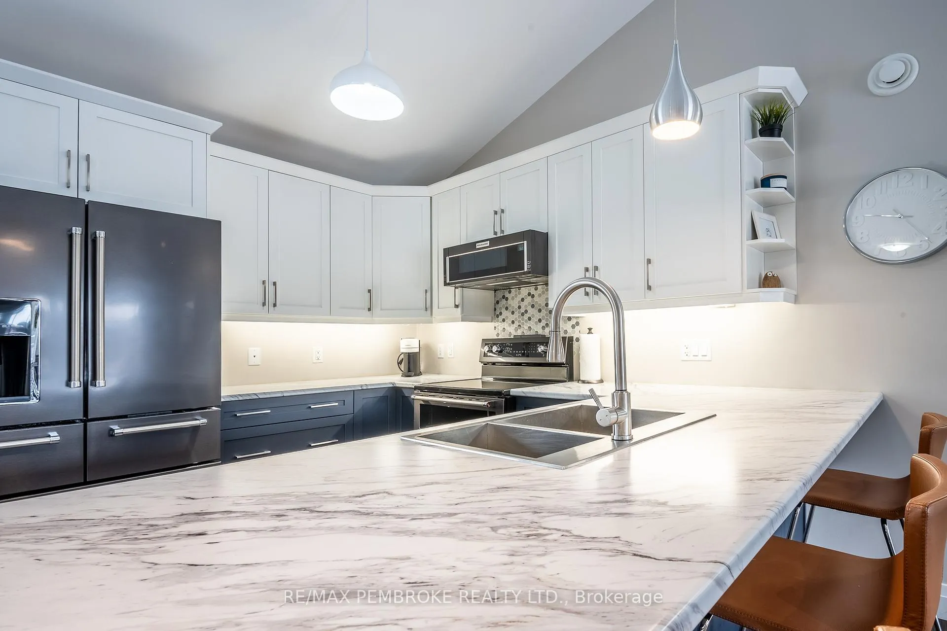 Photo 16 of 77 Noble Crescent, Petawawa — HOMEH