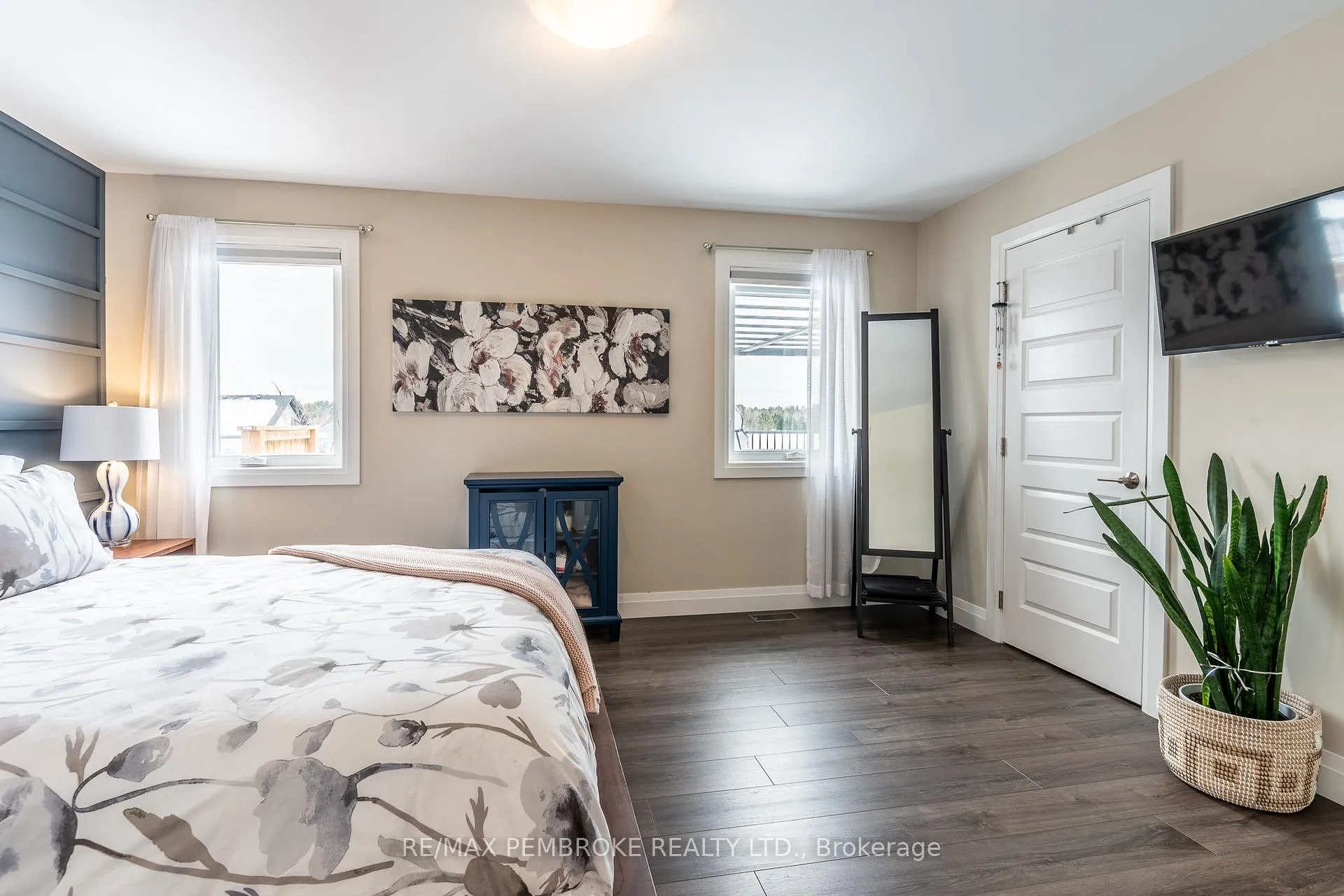 Photo 24 of 77 Noble Crescent, Petawawa — HOMEH