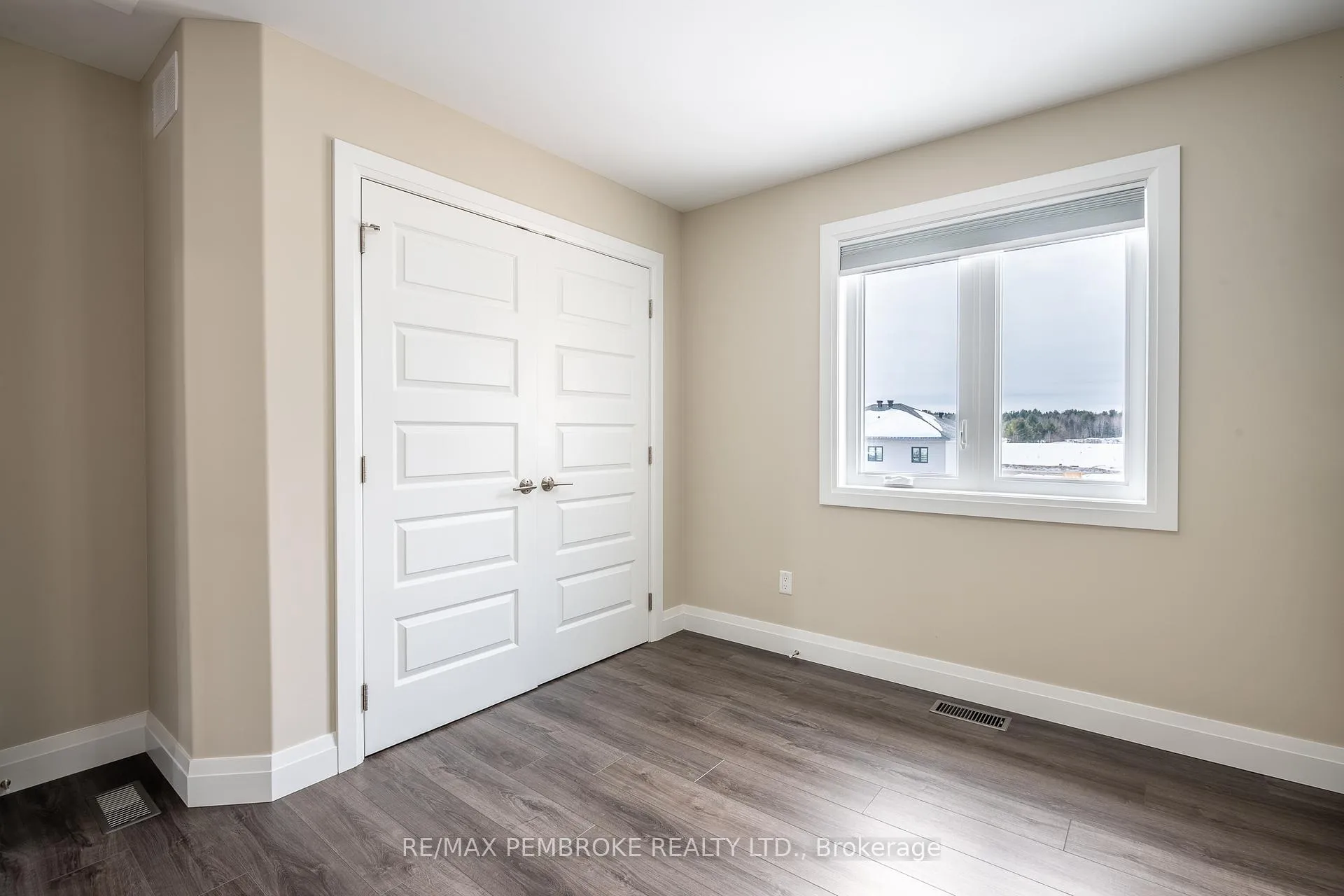 Photo 37 of 77 Noble Crescent, Petawawa — HOMEH