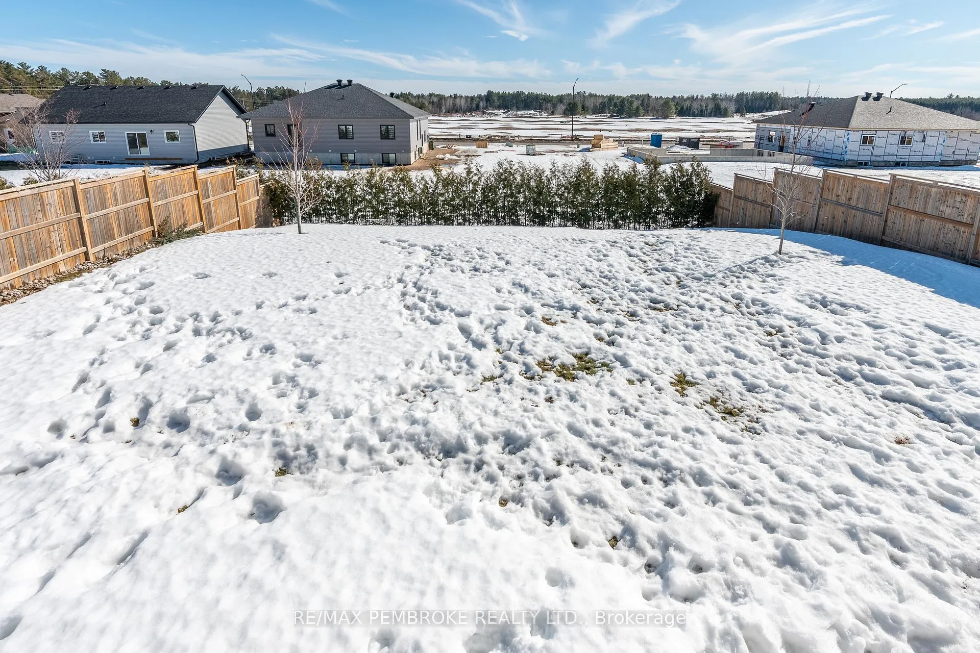 Photo 47 of 77 Noble Crescent, Petawawa — HOMEH
