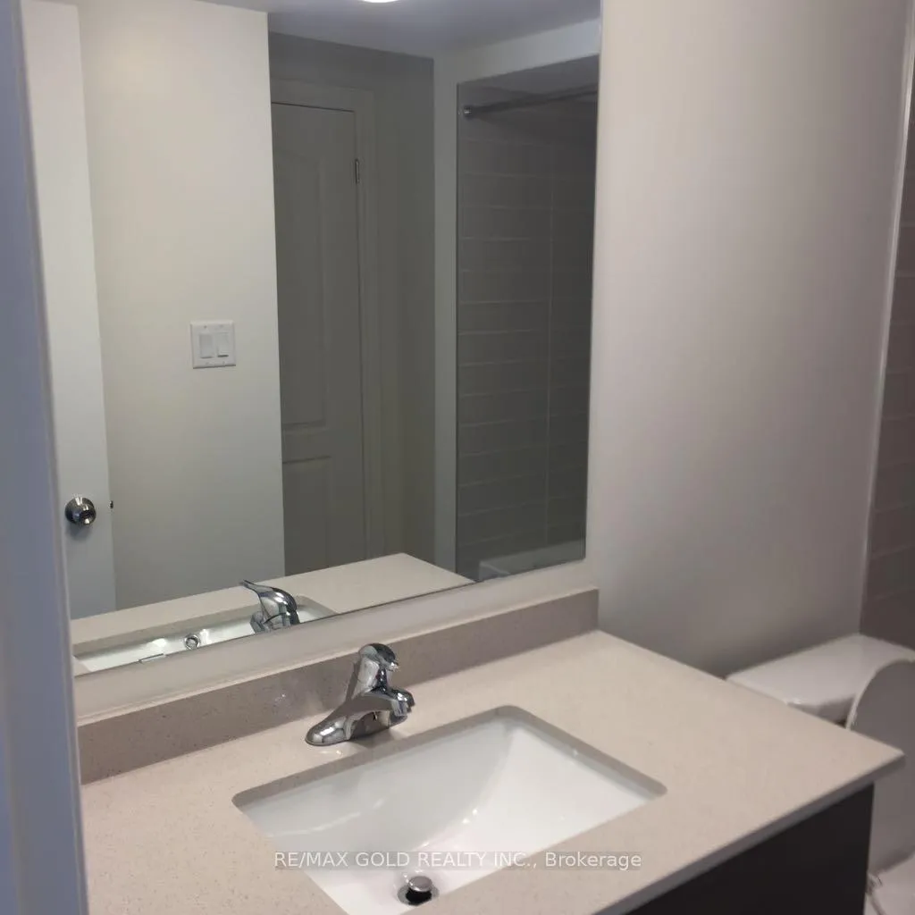 Photo 12 of 36 Brushwood Drive, Brampton, Bram West — HOMEH