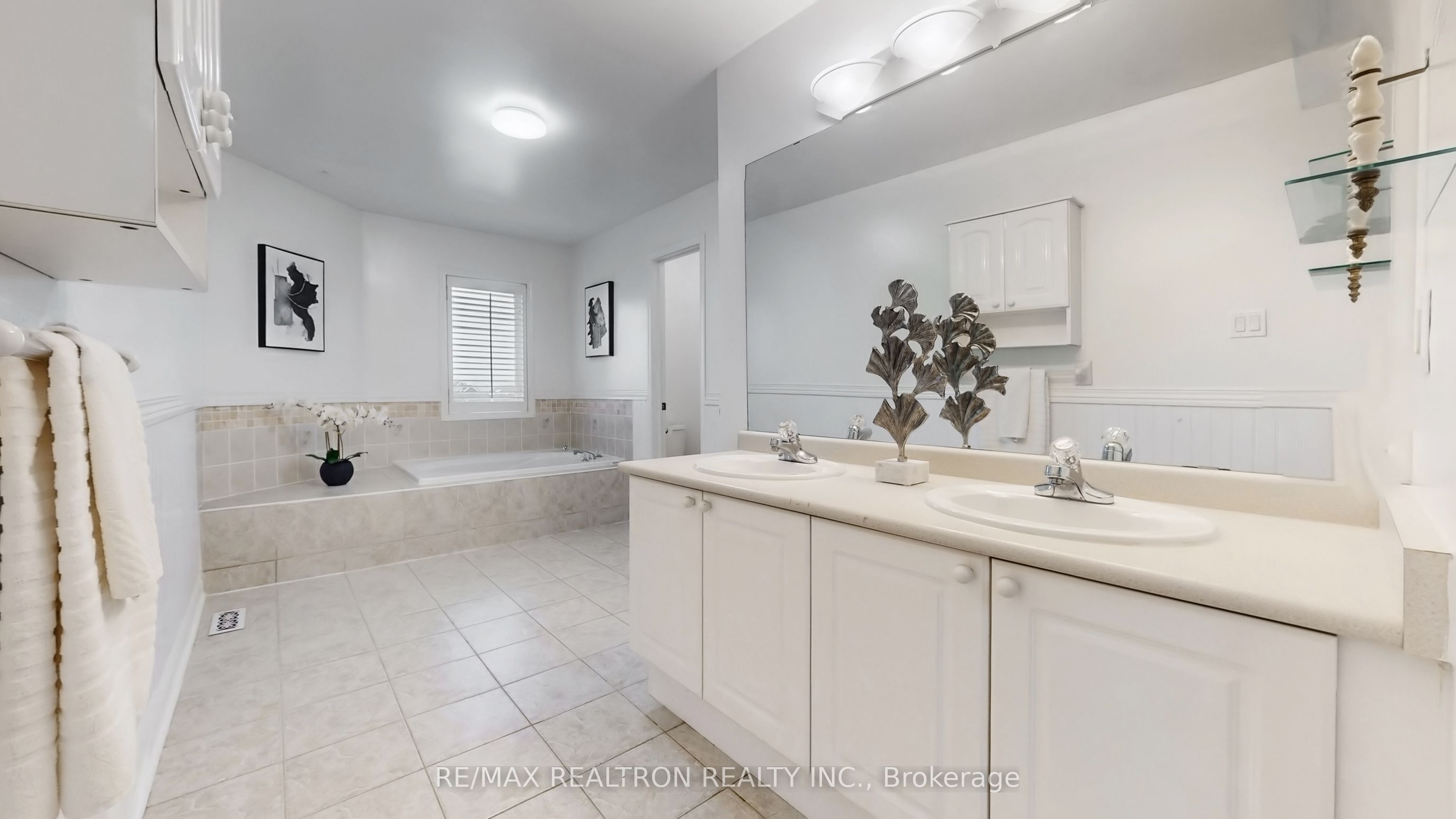 Photo 33 of 24 Glendennan Avenue, Markham, Cornell — HOMEH