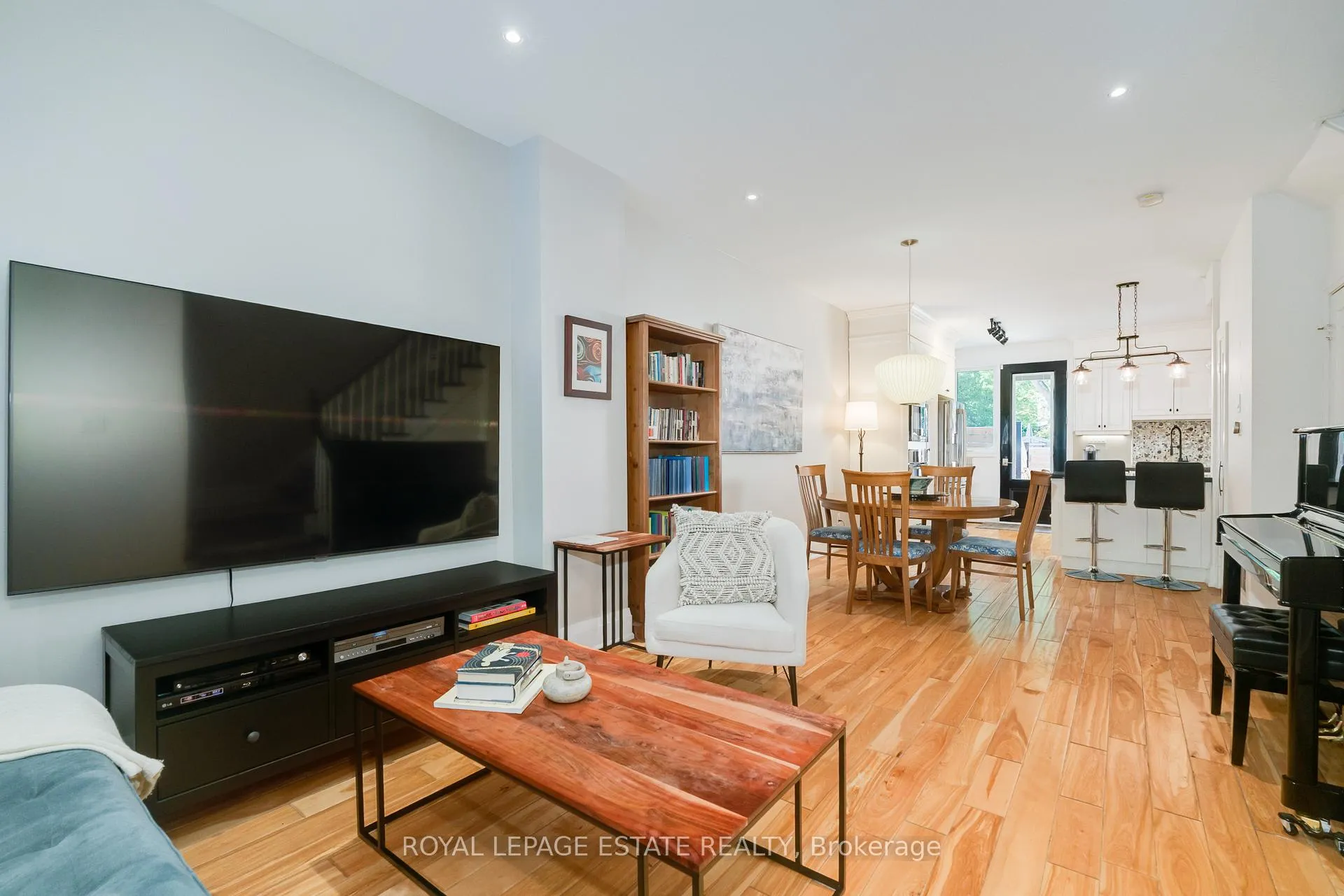 Photo 4 of 18 Bastedo Avenue, Toronto, Woodbine Corridor — HOMEH