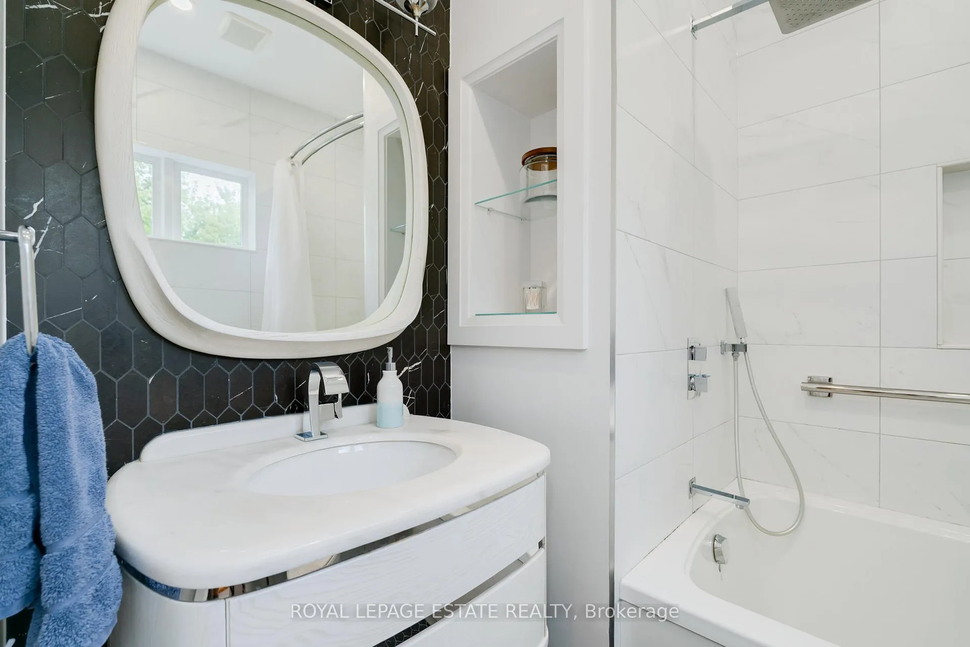 Photo 27 of 18 Bastedo Avenue, Toronto, Woodbine Corridor — HOMEH