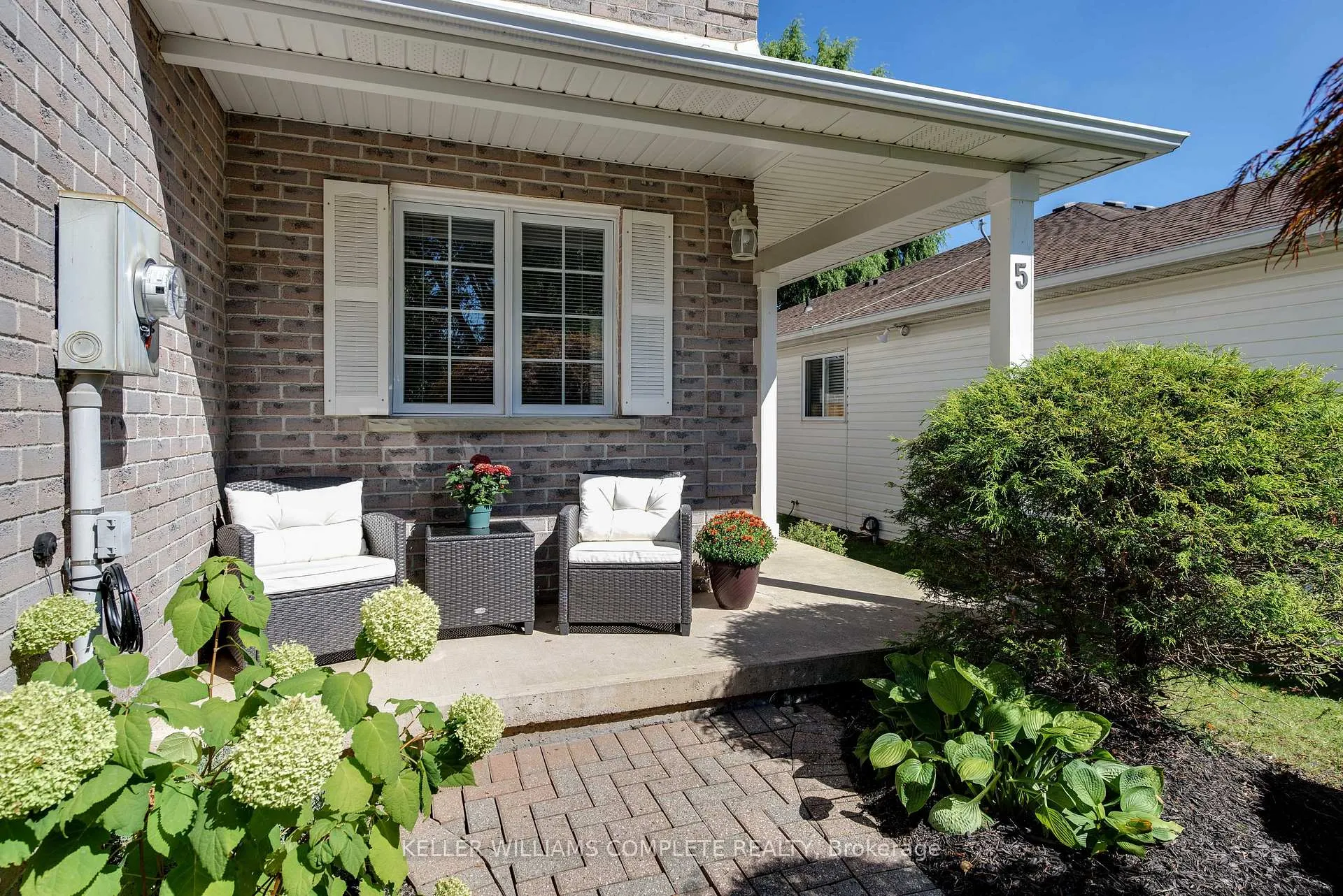 Photo 3 of 5 Saddler Street, Pelham, Fonthill — HOMEH