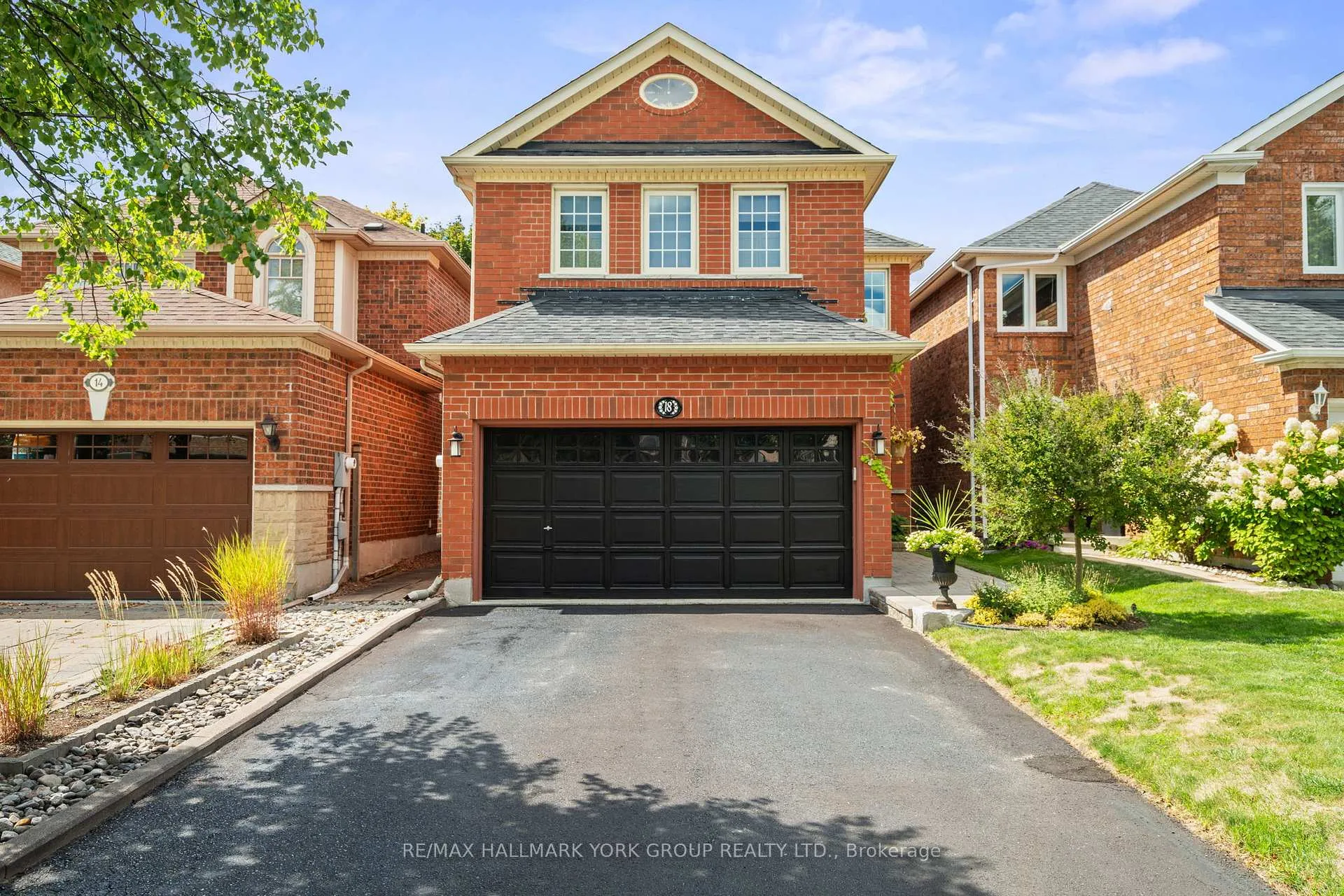 Photo 1 of 18 Rush Road, Aurora, Bayview Wellington — HOMEH