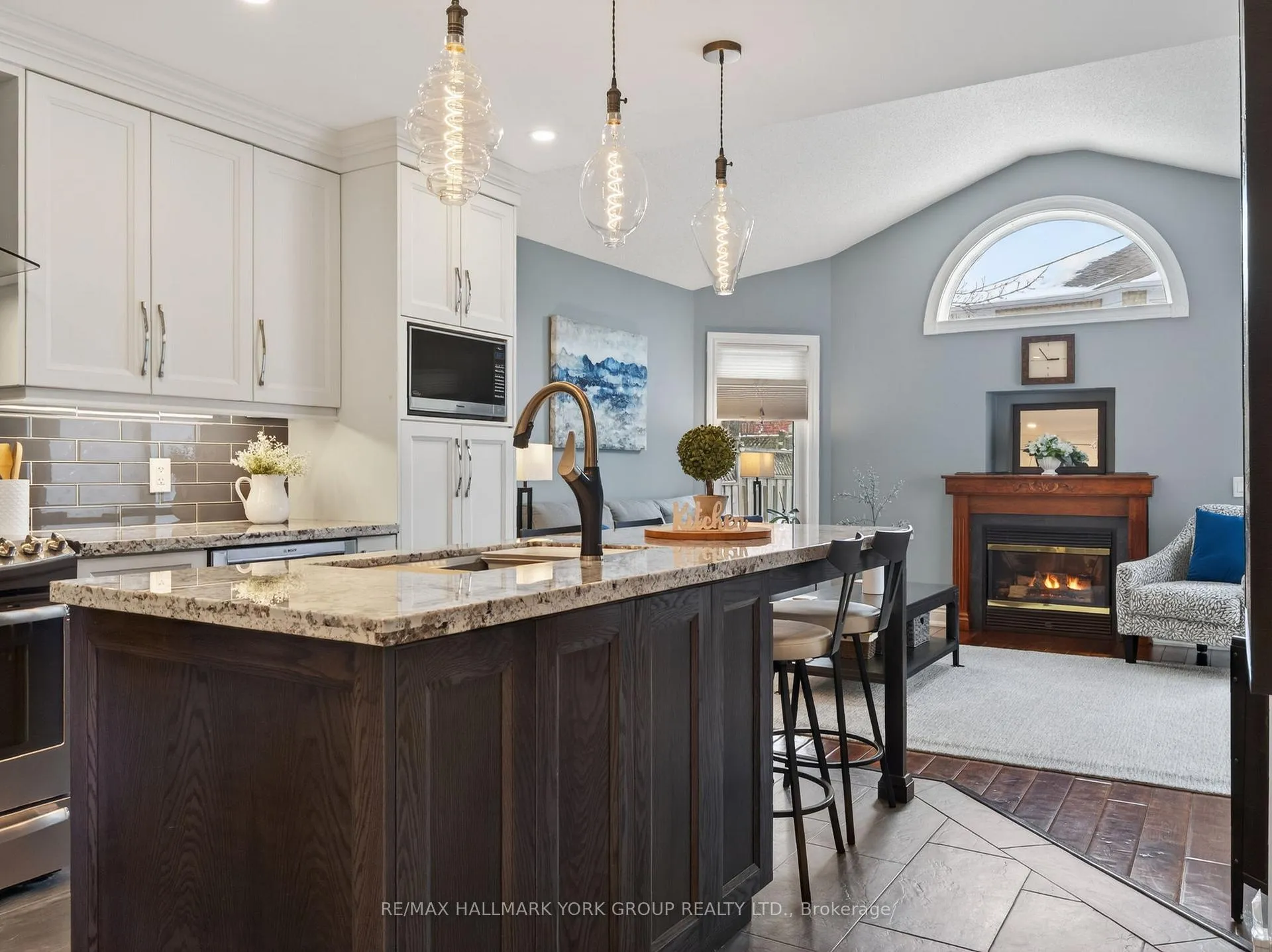 Photo 18 of 18 Rush Road, Aurora, Bayview Wellington — HOMEH