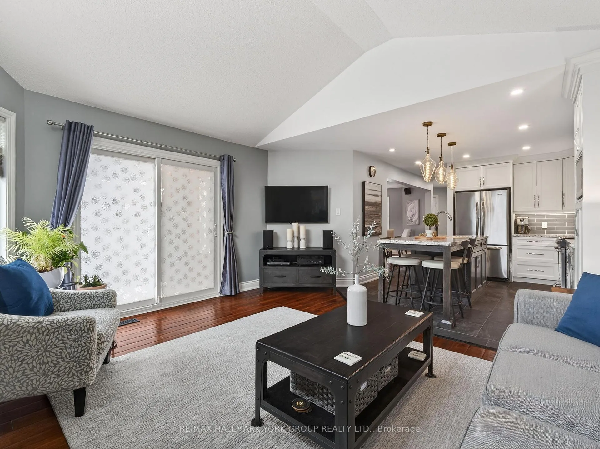 Photo 26 of 18 Rush Road, Aurora, Bayview Wellington — HOMEH
