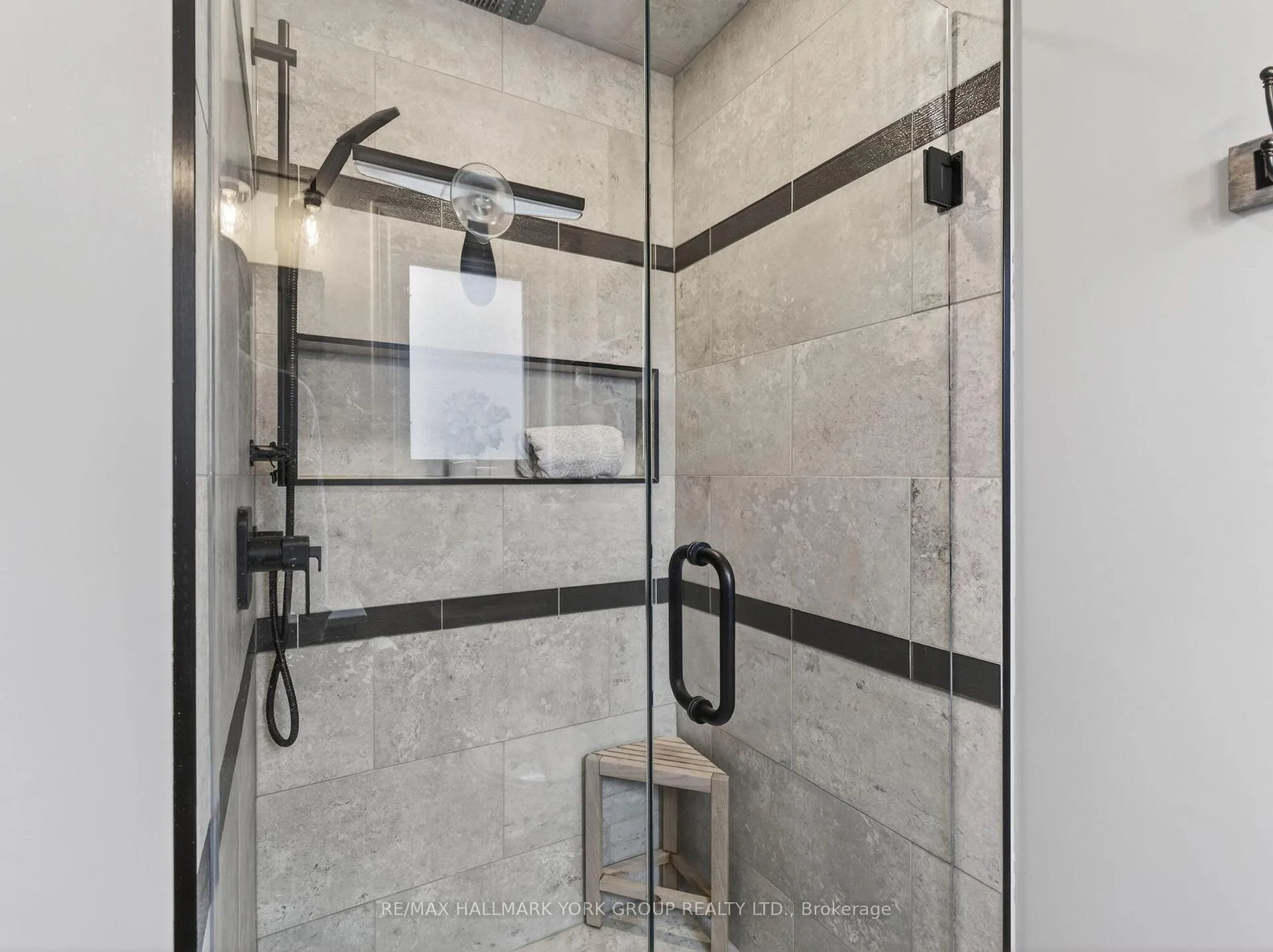 Photo 32 of 18 Rush Road, Aurora, Bayview Wellington — HOMEH