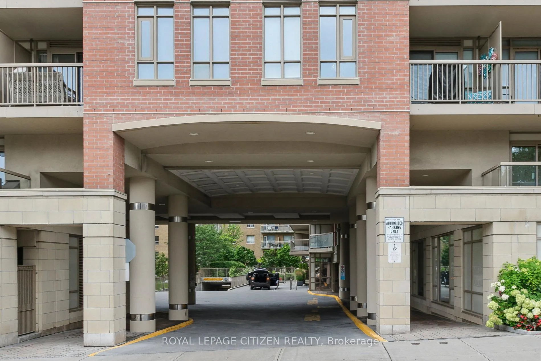 Photo 1 of Unit 121, 900 Mount Pleasant Road, Toronto, Mount Pleasant West — HOMEH