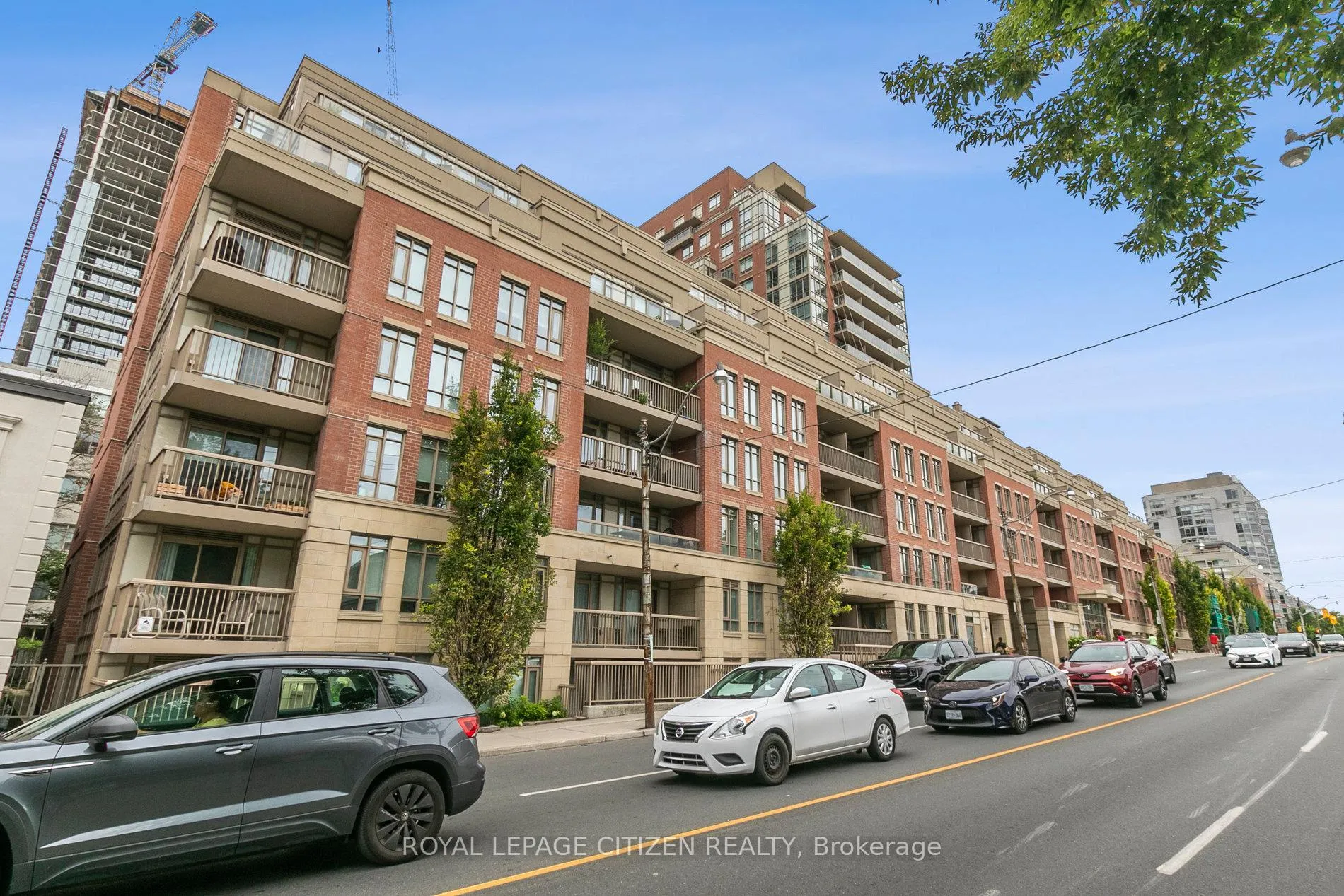 Photo 2 of Unit 121, 900 Mount Pleasant Road, Toronto, Mount Pleasant West — HOMEH
