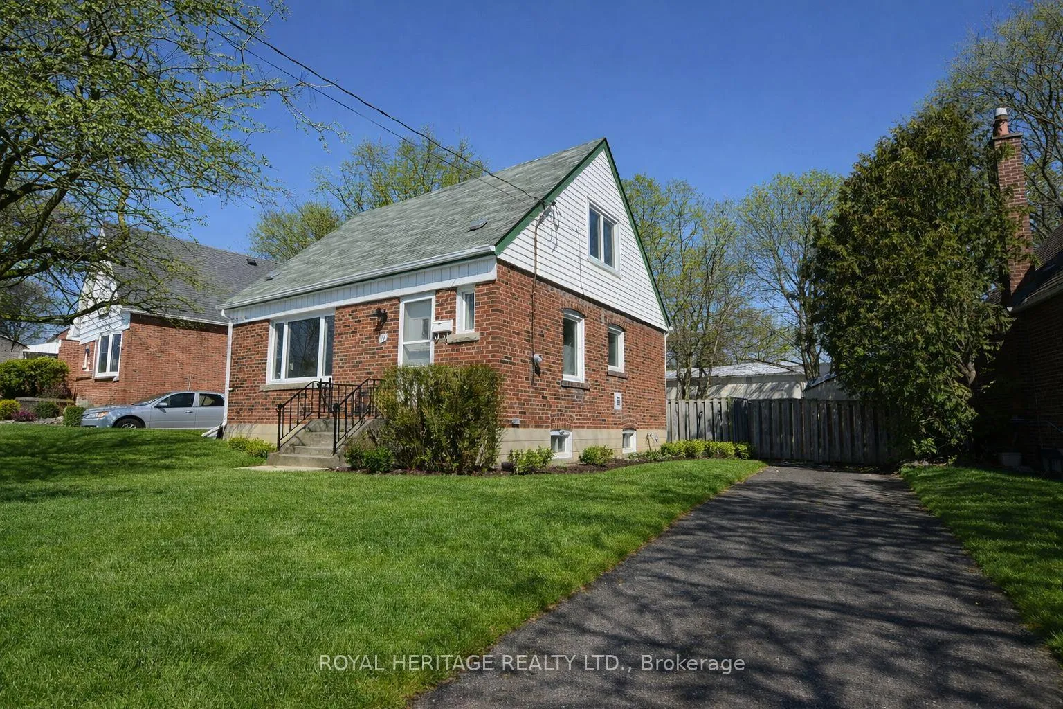 Photo 1 of 17 Kingswell Crescent, Scarborough, Clairlea-Birchmount — HOMEH