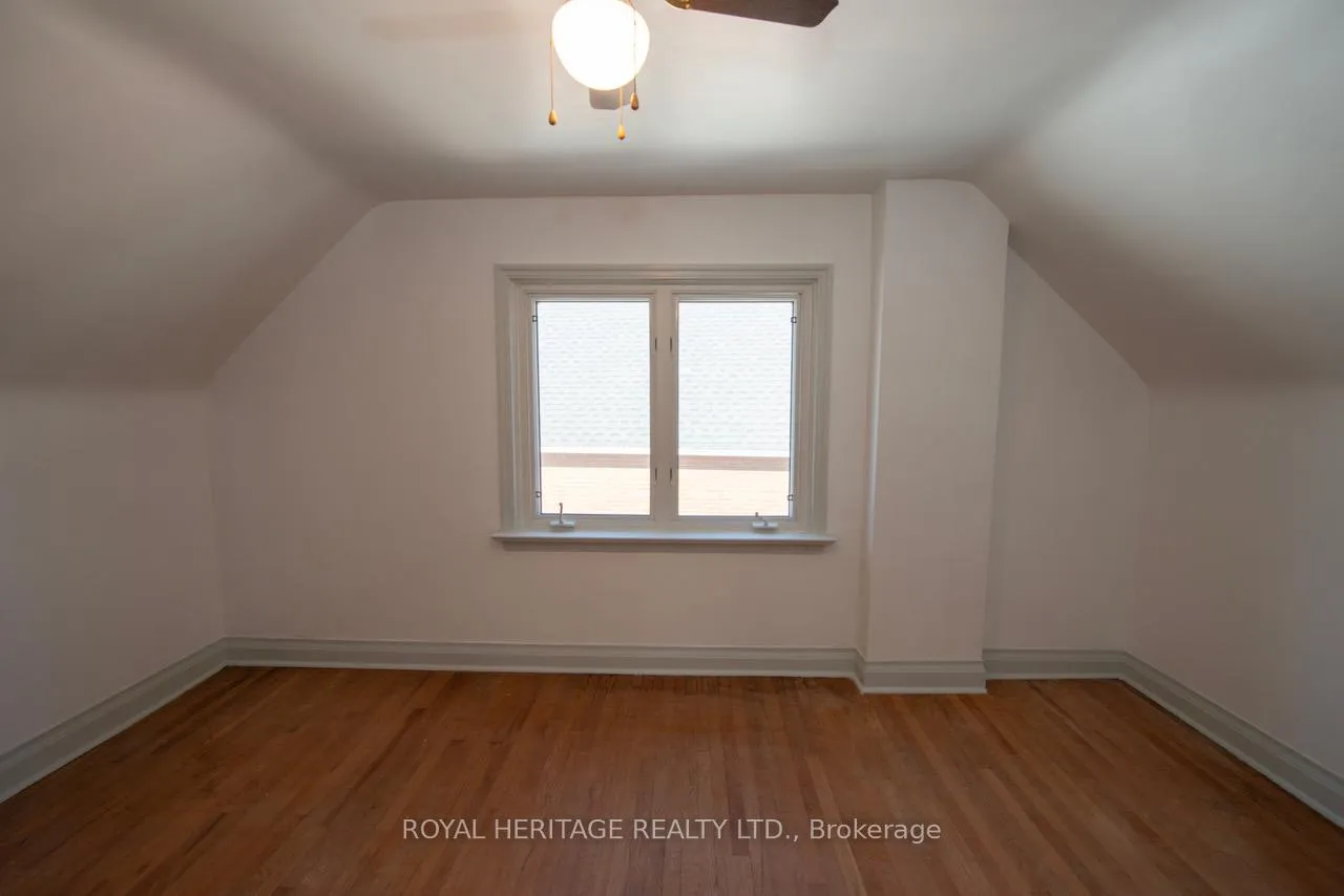 Photo 14 of 17 Kingswell Crescent, Scarborough, Clairlea-Birchmount — HOMEH