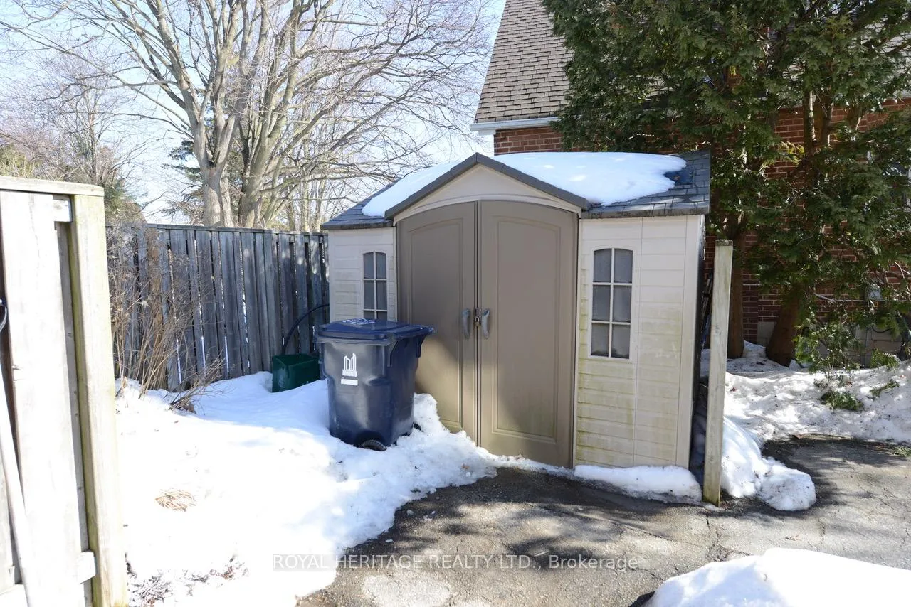 Photo 20 of 17 Kingswell Crescent, Scarborough, Clairlea-Birchmount — HOMEH
