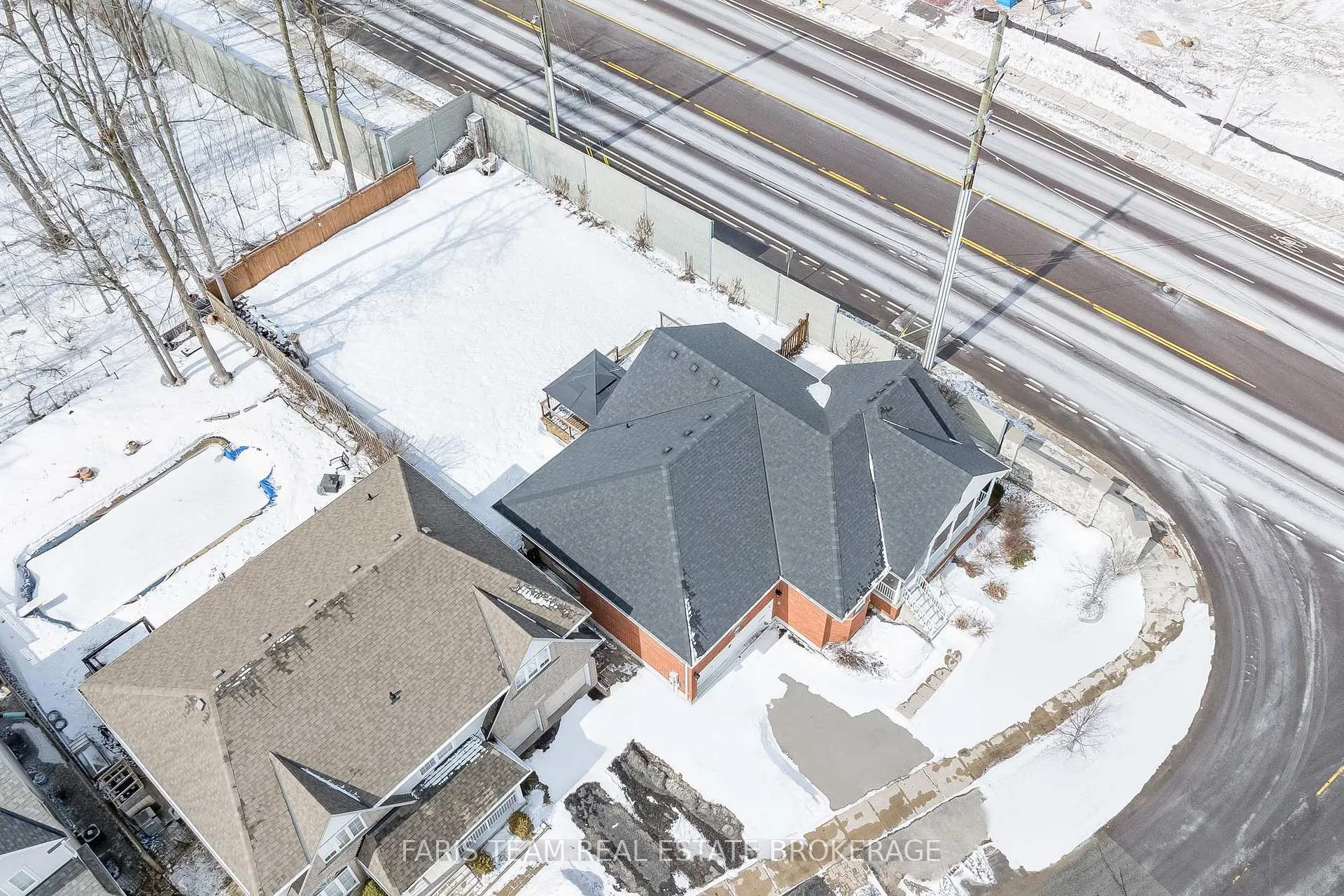Photo 2 of 2 Thrushwood Drive, Barrie, 400 West — HOMEH