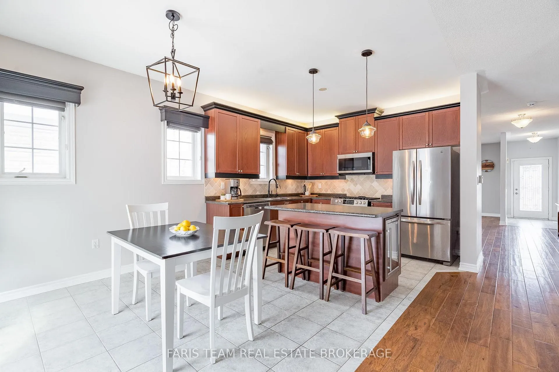 Photo 6 of 2 Thrushwood Drive, Barrie, 400 West — HOMEH