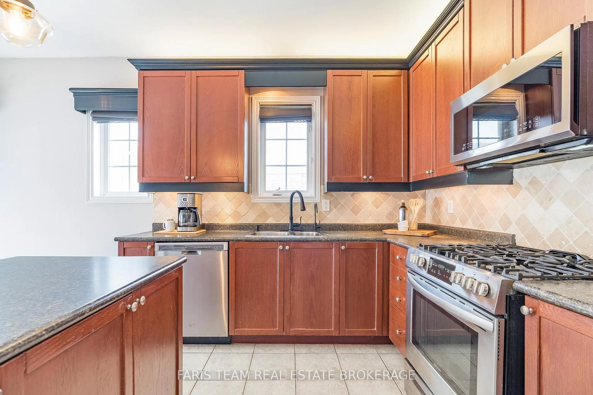 Photo 11 of 2 Thrushwood Drive, Barrie, 400 West — HOMEH