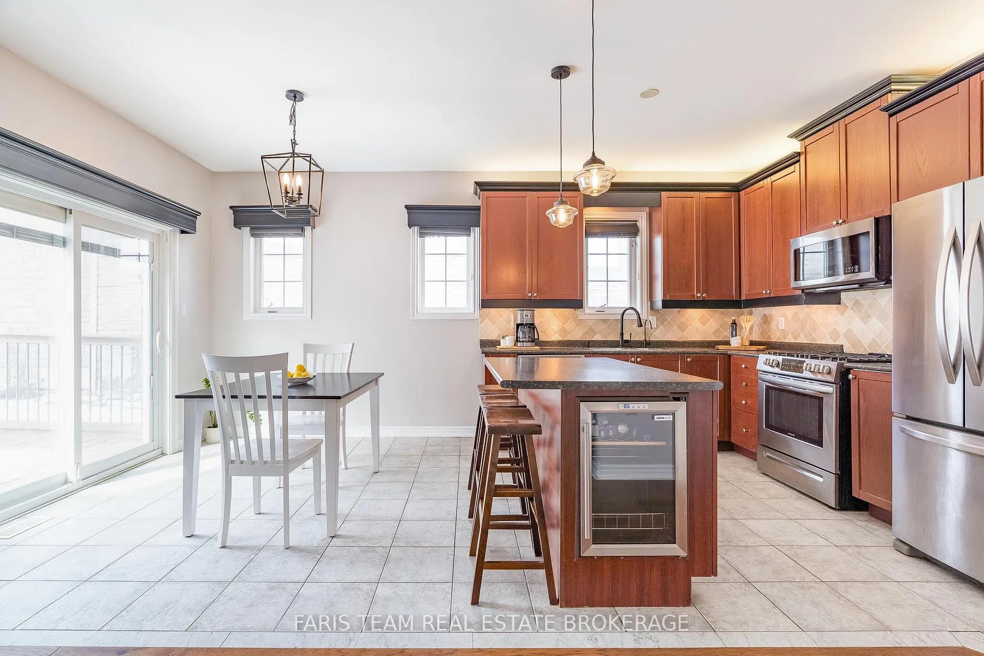 Photo 13 of 2 Thrushwood Drive, Barrie, 400 West — HOMEH