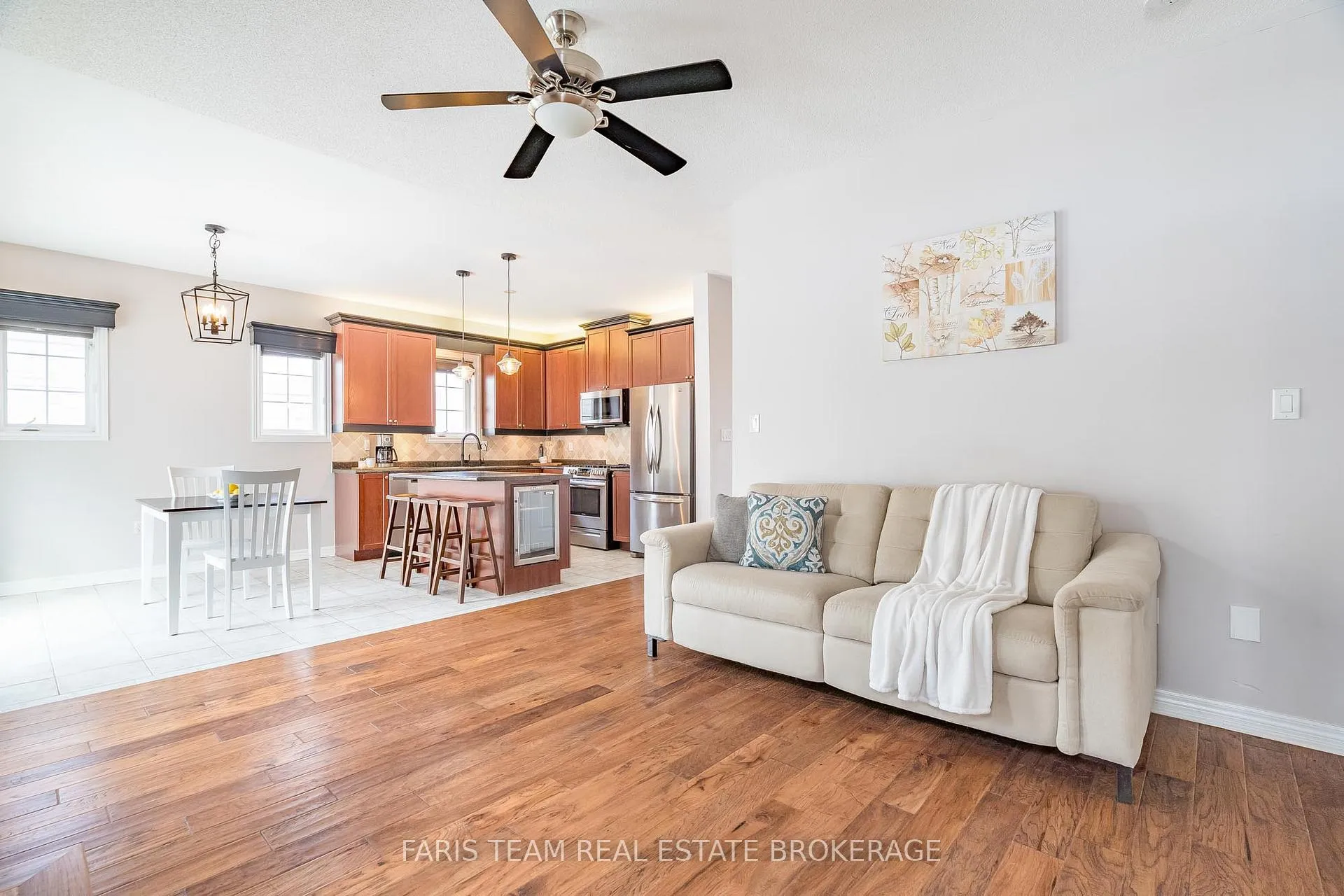 Photo 24 of 2 Thrushwood Drive, Barrie, 400 West — HOMEH