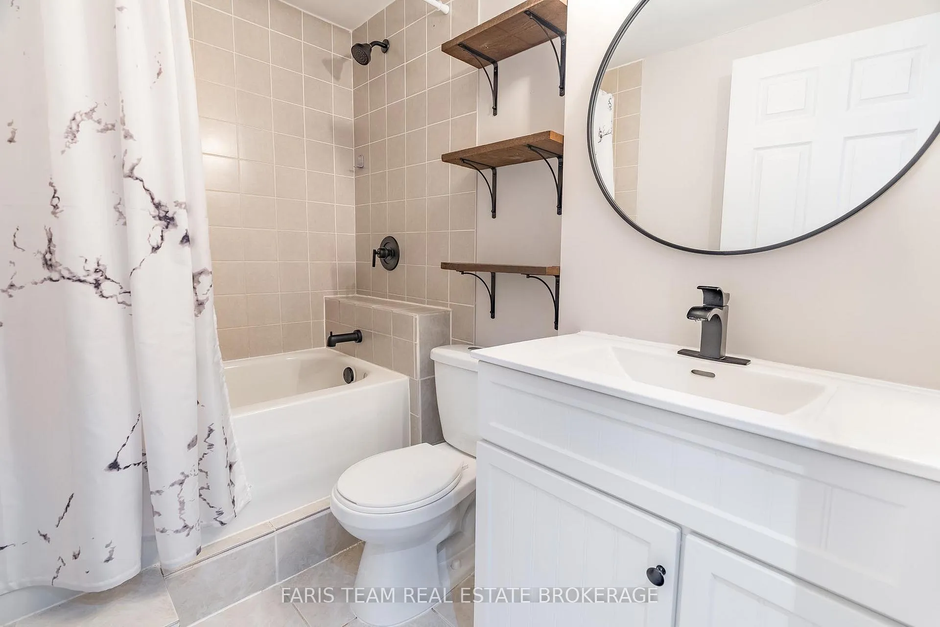 Photo 38 of 2 Thrushwood Drive, Barrie, 400 West — HOMEH