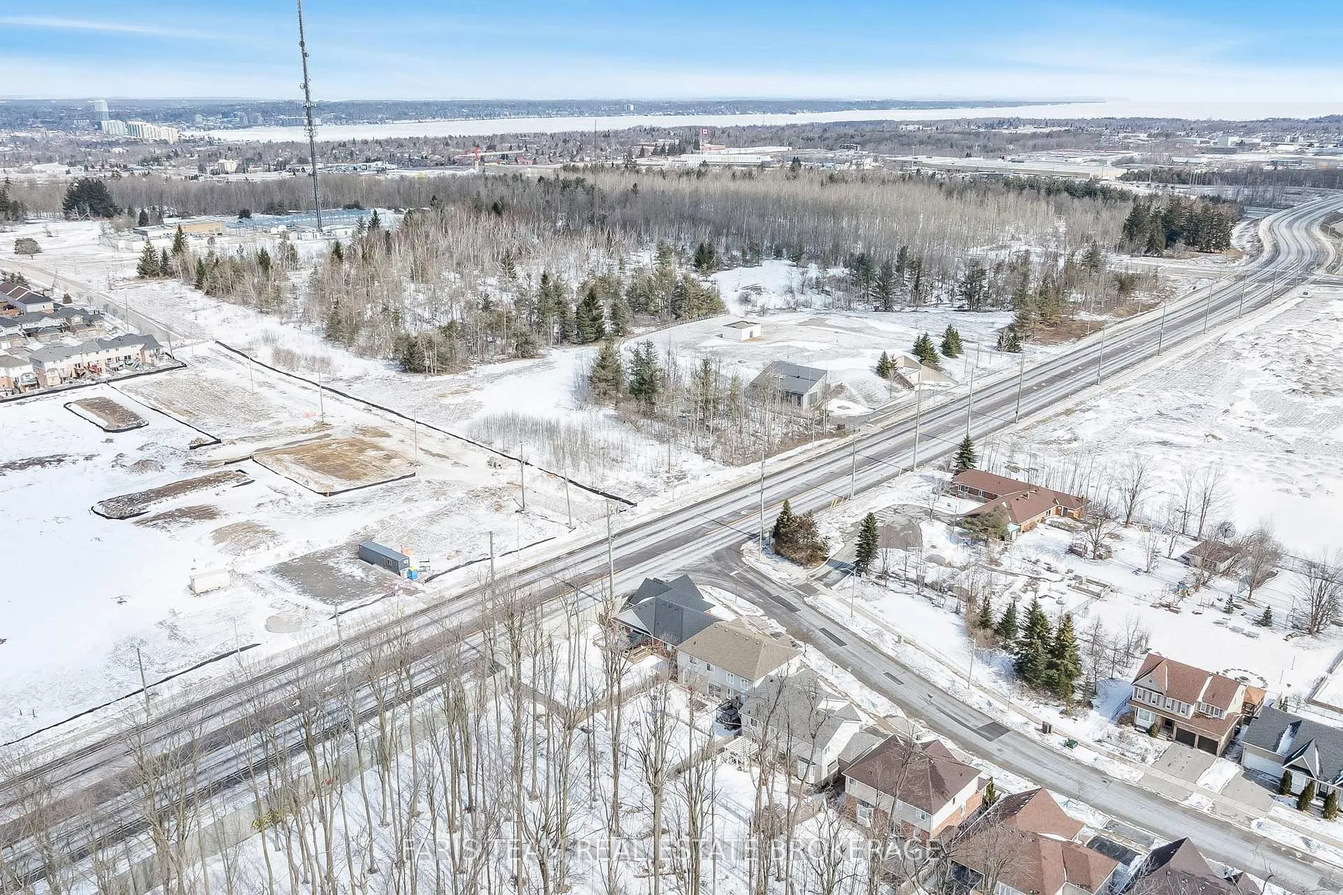 Photo 49 of 2 Thrushwood Drive, Barrie, 400 West — HOMEH