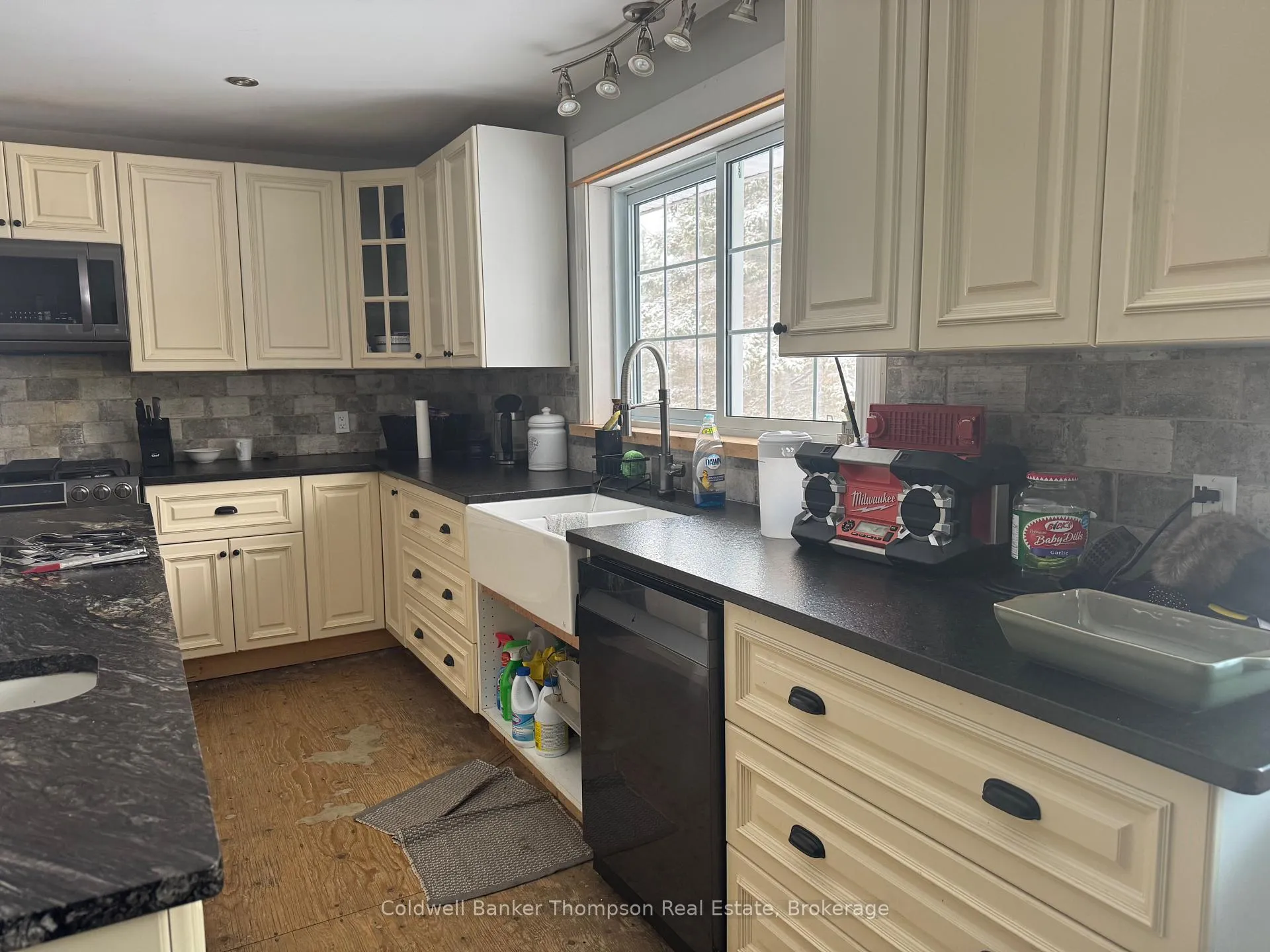 Photo 4 of 605 Sweezy Street, Powassan, Trout Creek — HOMEH