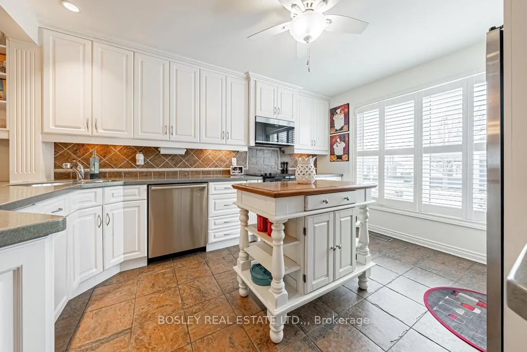 Photo 5 of Unit 33, 13 Lakeside Drive, St. Catharines, Port Weller — HOMEH