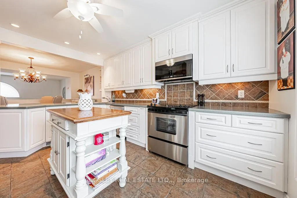 Photo 6 of Unit 33, 13 Lakeside Drive, St. Catharines, Port Weller — HOMEH