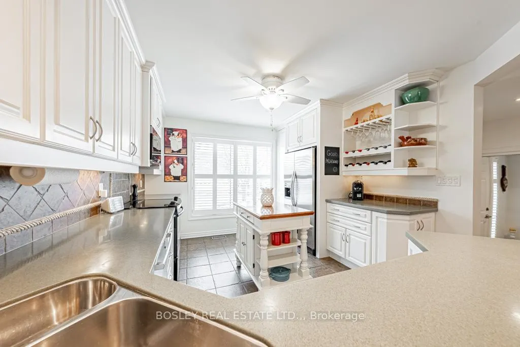 Photo 8 of Unit 33, 13 Lakeside Drive, St. Catharines, Port Weller — HOMEH