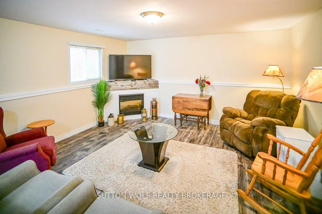 Photo 16 of 80 Ridge Street, Strathroy-Caradoc, SW — HOMEH