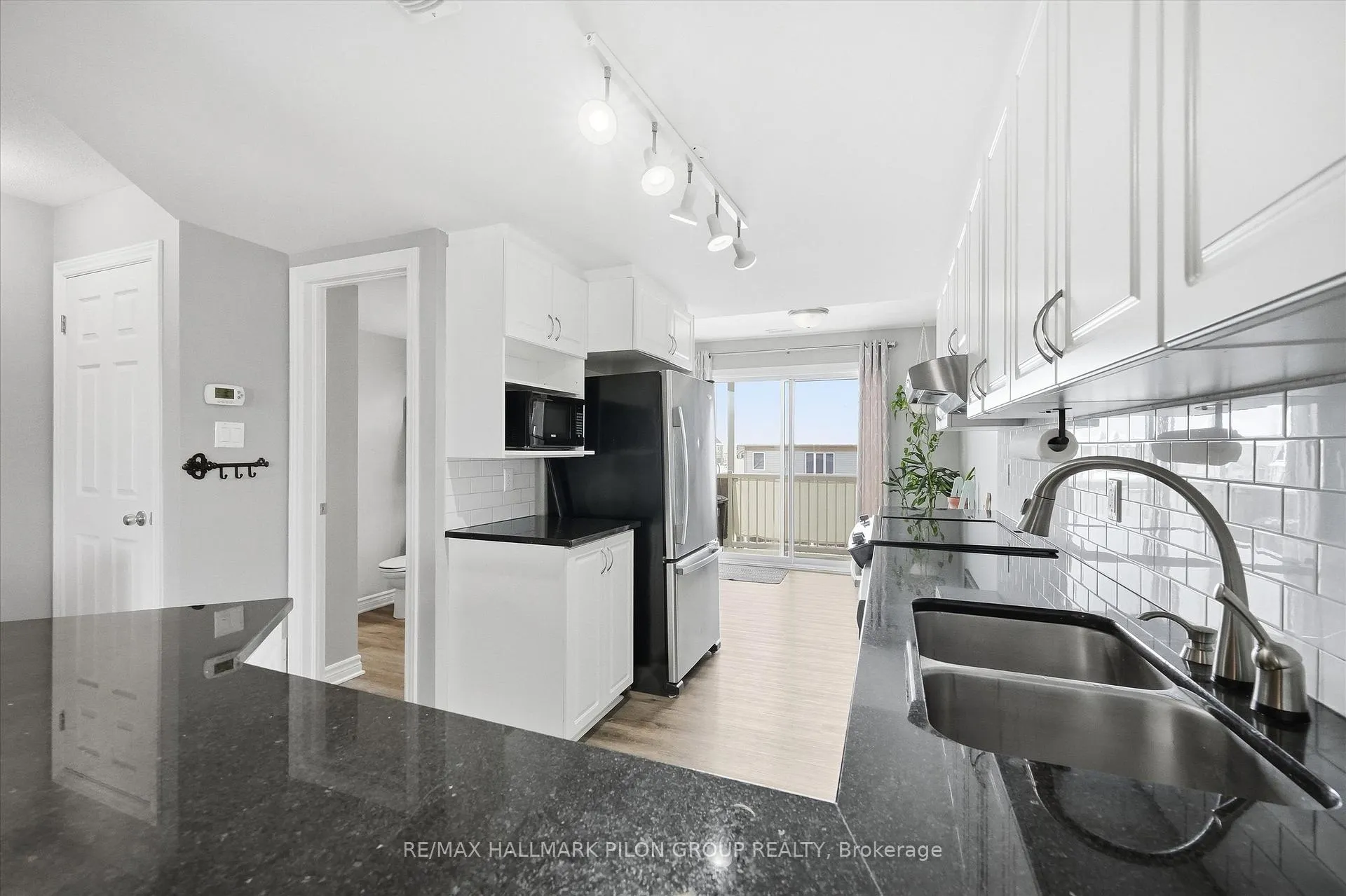 Photo 3 of 766 Lakeridge Drive, Ottawa, Avalon East — HOMEH