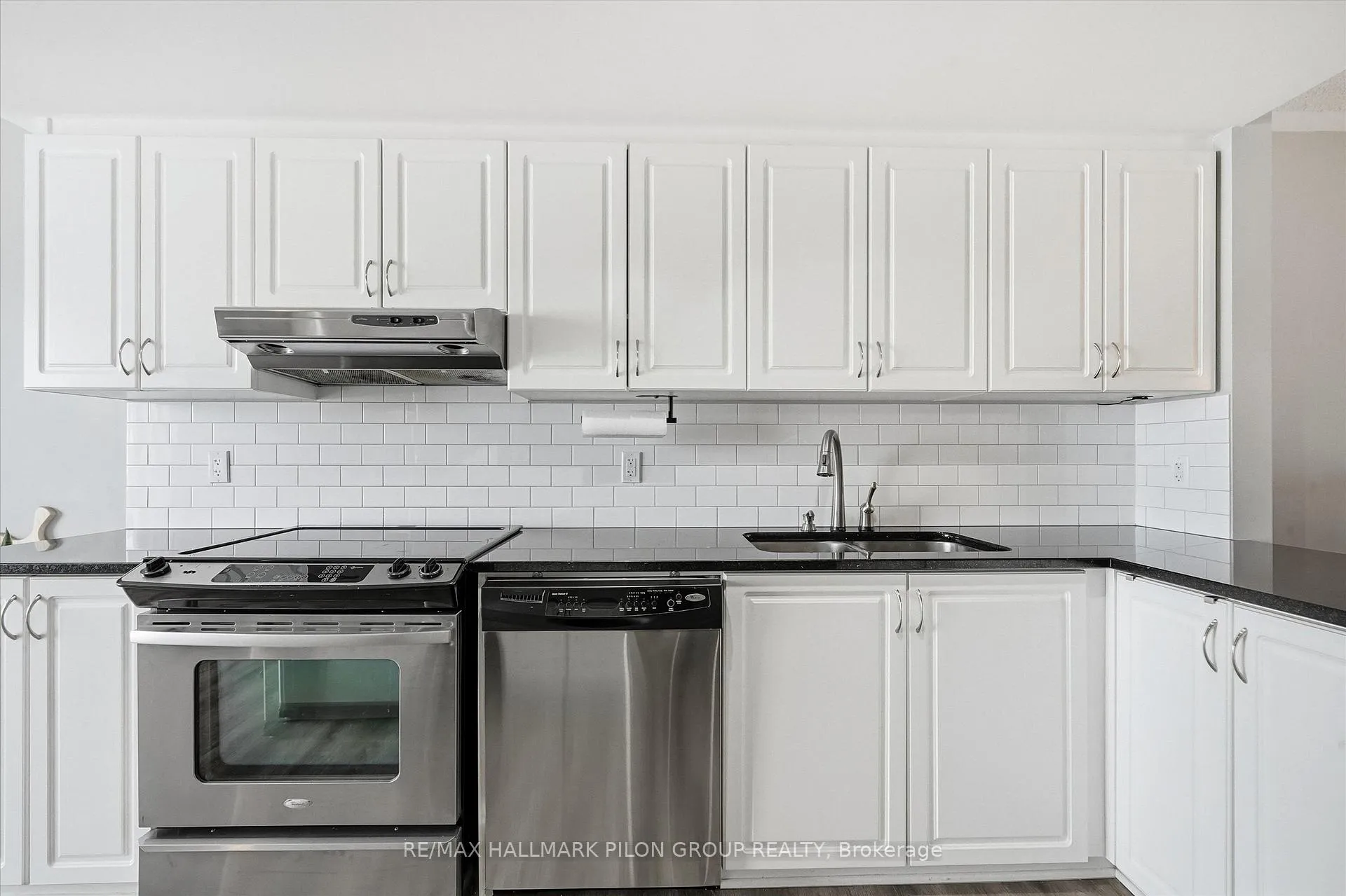 Photo 4 of 766 Lakeridge Drive, Ottawa, Avalon East — HOMEH