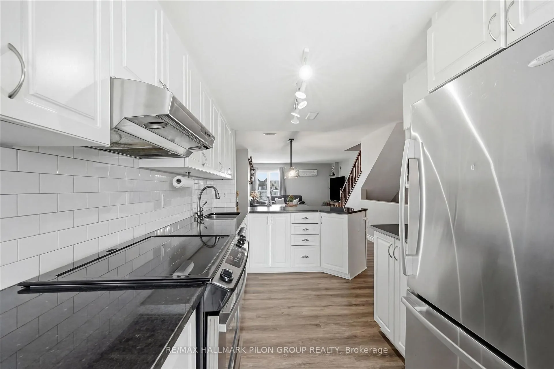 Photo 5 of 766 Lakeridge Drive, Ottawa, Avalon East — HOMEH